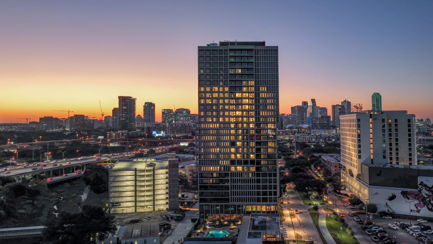 Dallas Urby centrally located in Dallas Design District