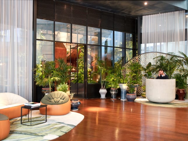 Stamford Urby Welcome Desk