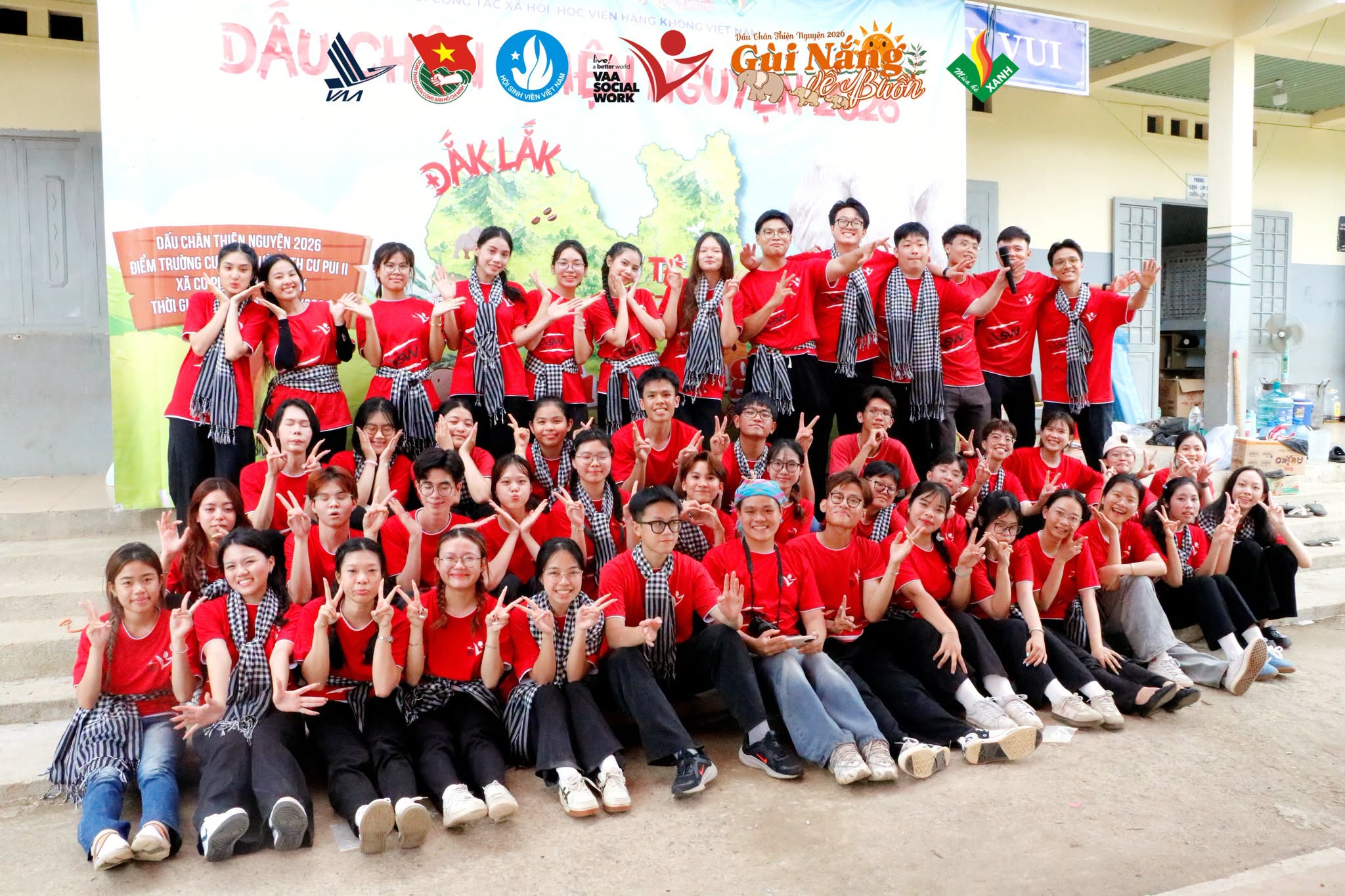 Các thành viên và cộng tác viên Đội CTXH - HVHKVN.