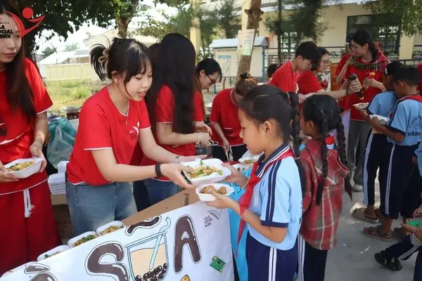 Tết Sẻ Chia