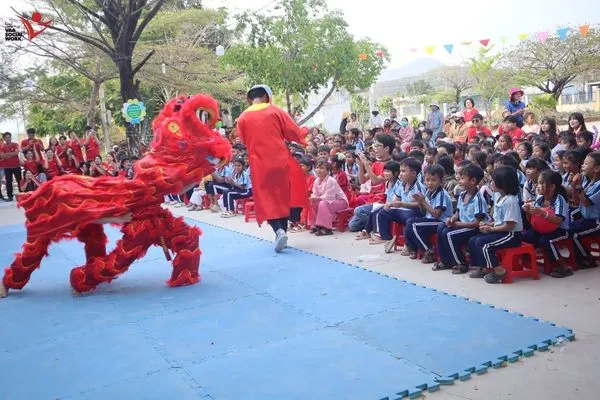 Tết Sẻ Chia
