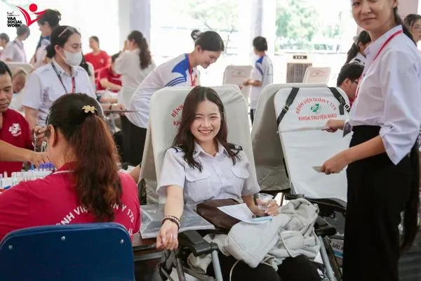 Hiến Máu Tình Nguyện