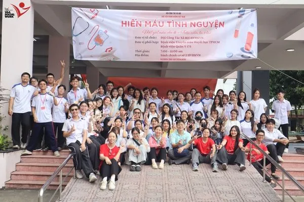 Hiến Máu Tình Nguyện