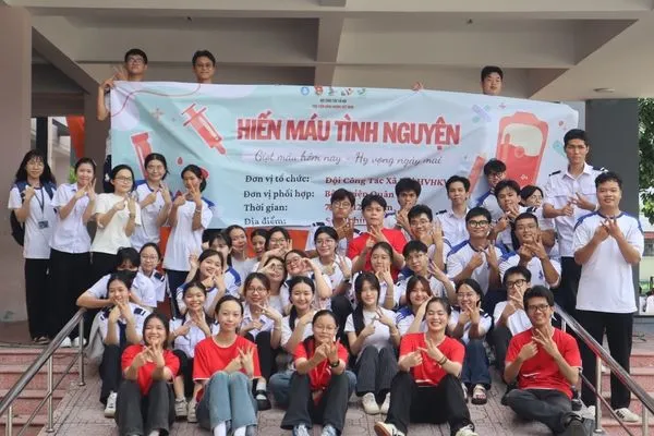 Hiến Máu Tình Nguyện