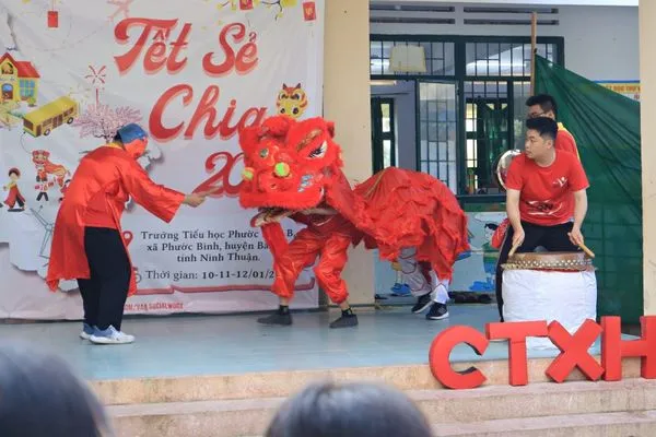 Tết Sẻ Chia