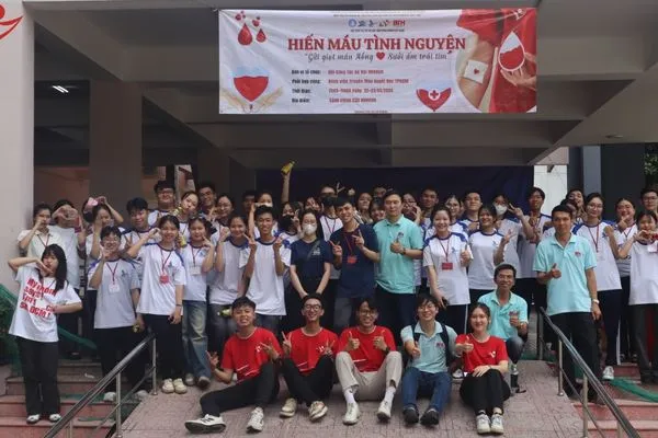 Hiến Máu Tình Nguyện