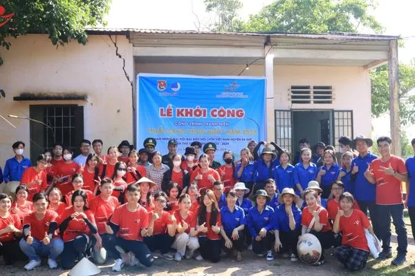 Tình Thương Biên Giới