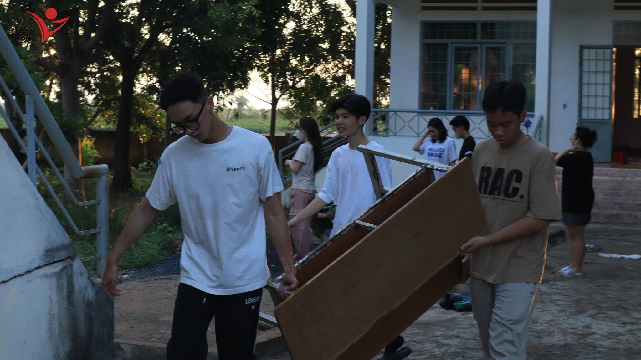 Setup chuẩn bị cho chương trình chính.