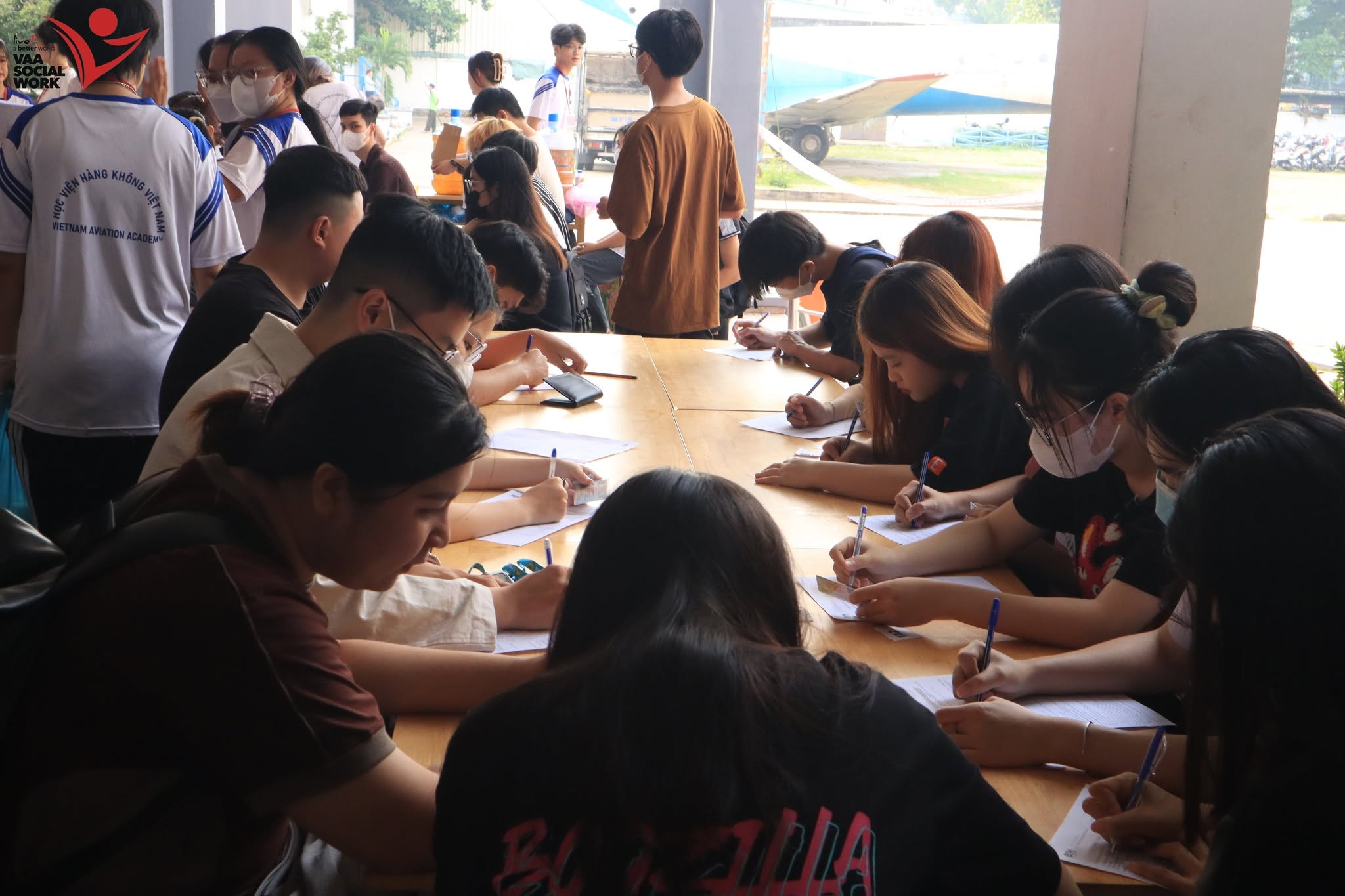 Toàn cảnh khu vực đăng ký và hiến máu trong ba ngày diễn ra chương trình.