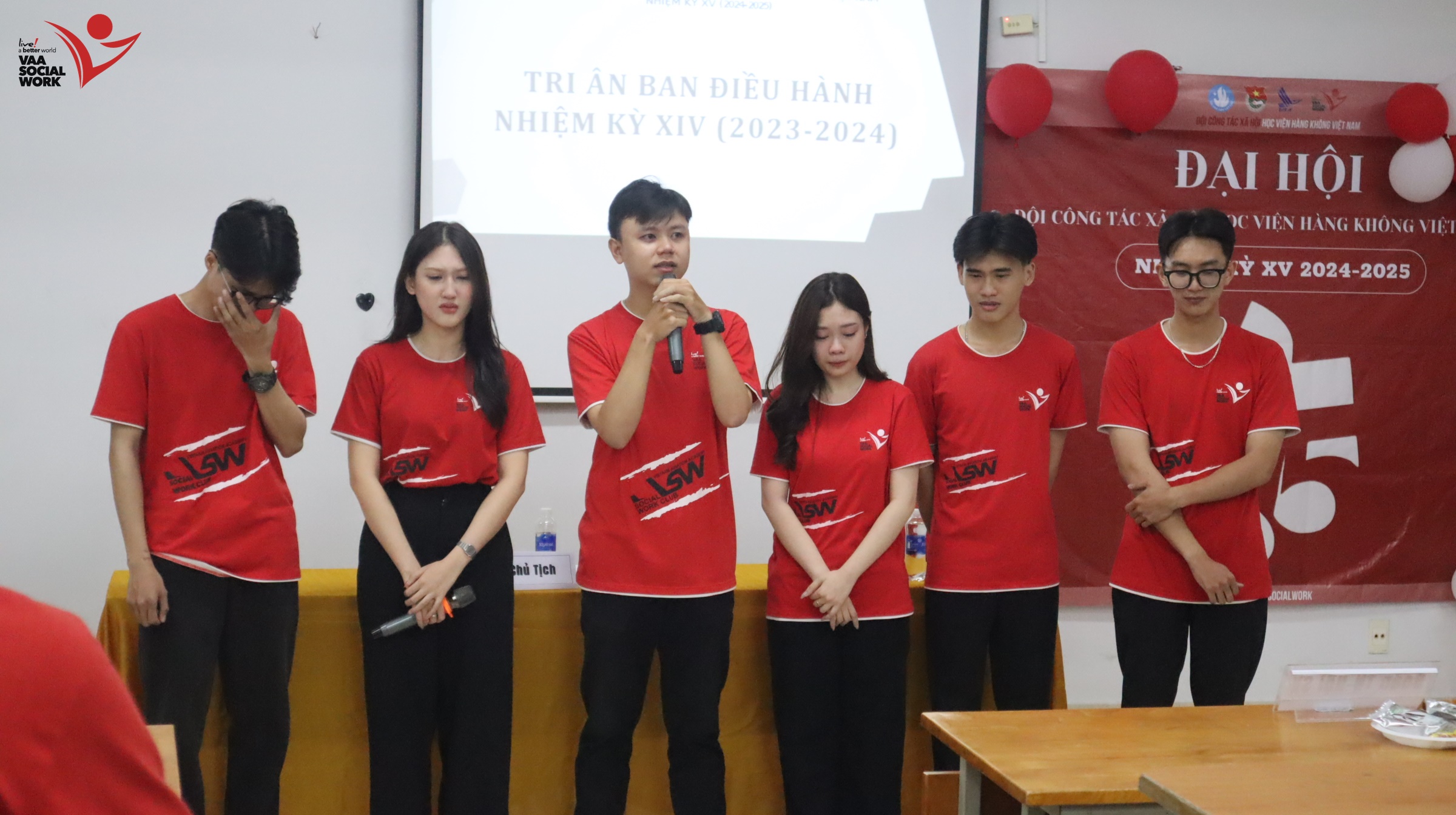 Những khoảnh khắc cuối nhiệm kỳ