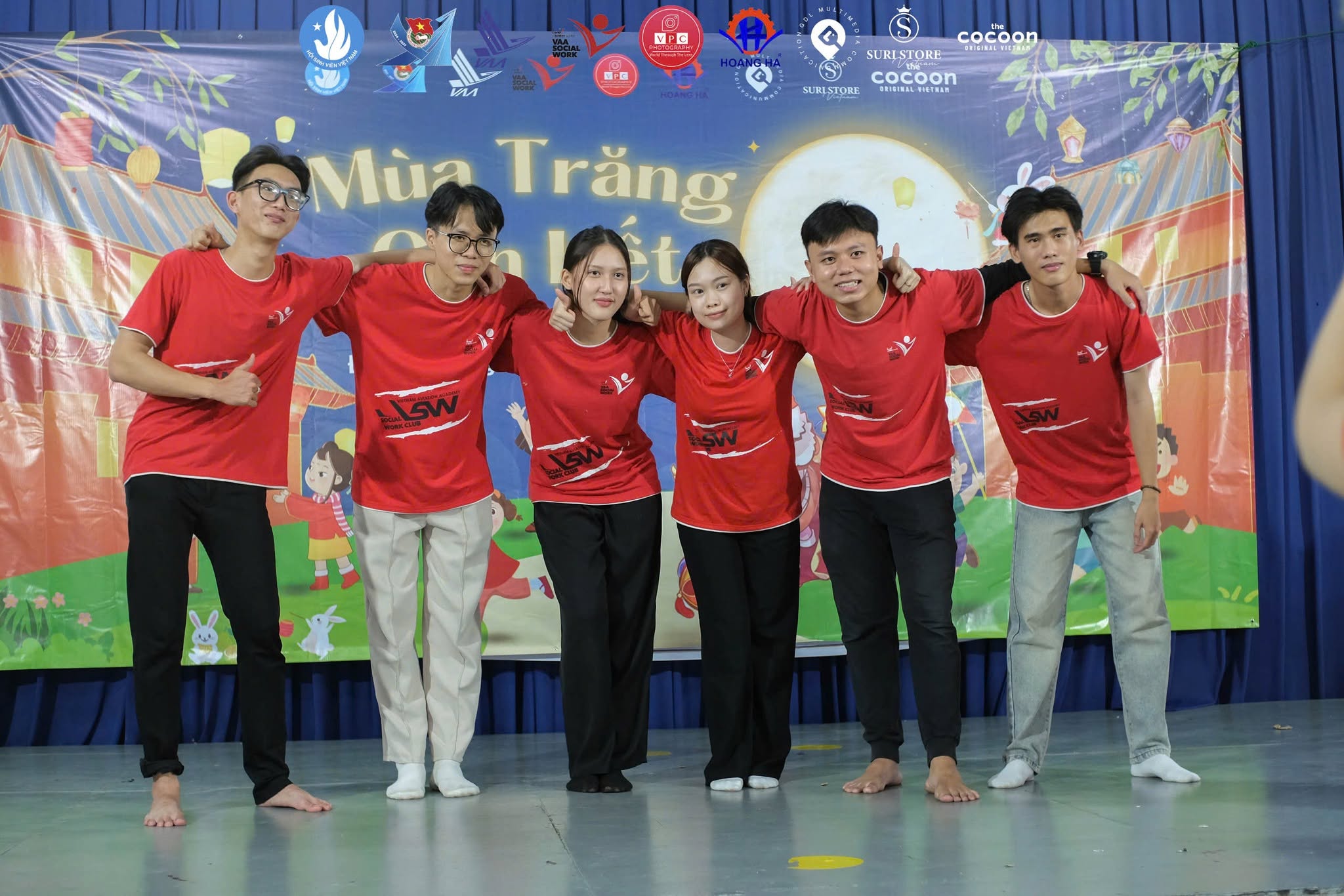 Mùa Trăng Gắn Kết
