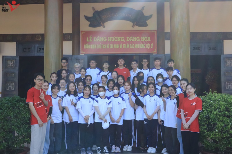 Về Nguồn Ngã Ba Giồng
