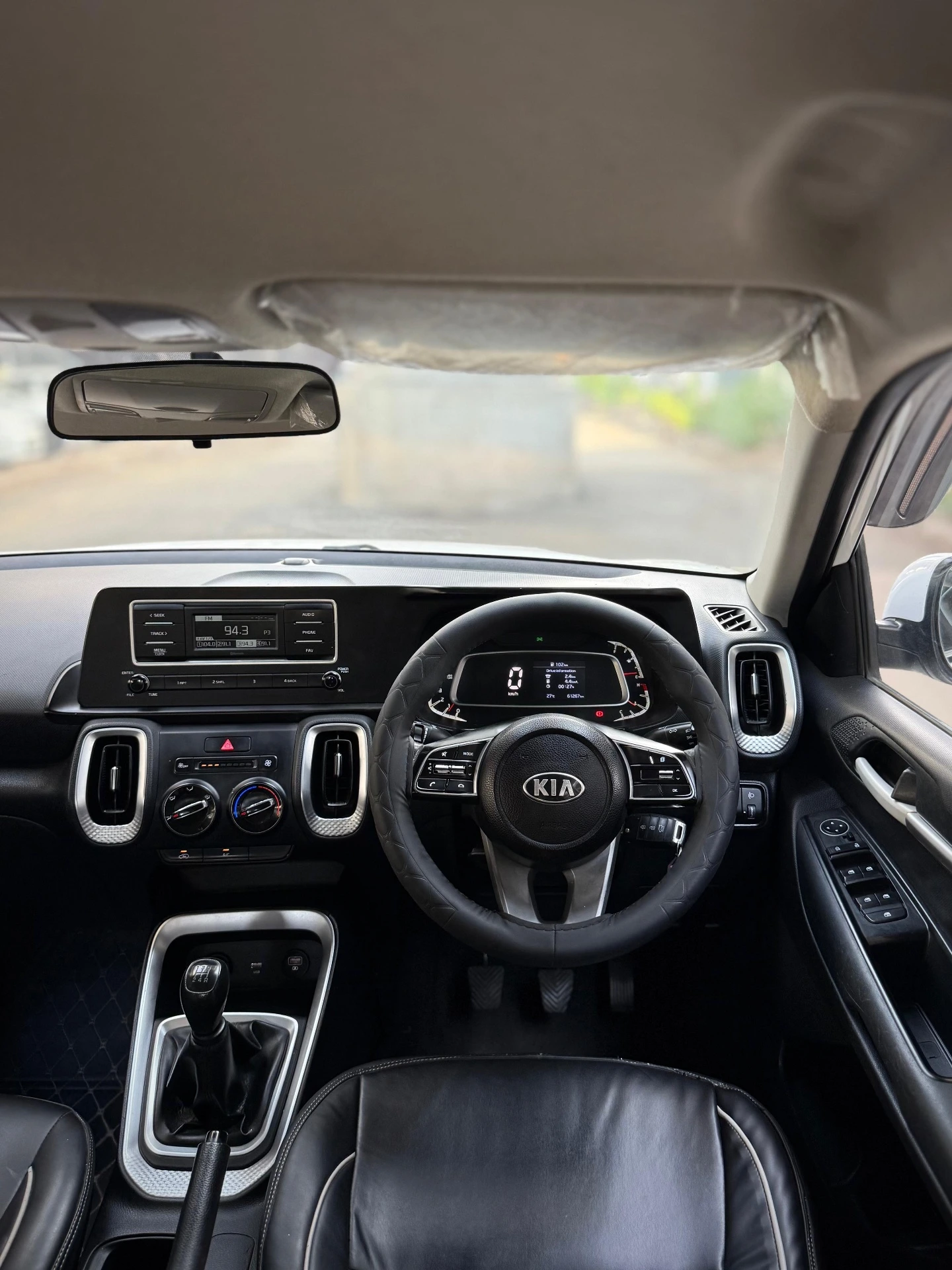 Kia Sonet (2021) 12
