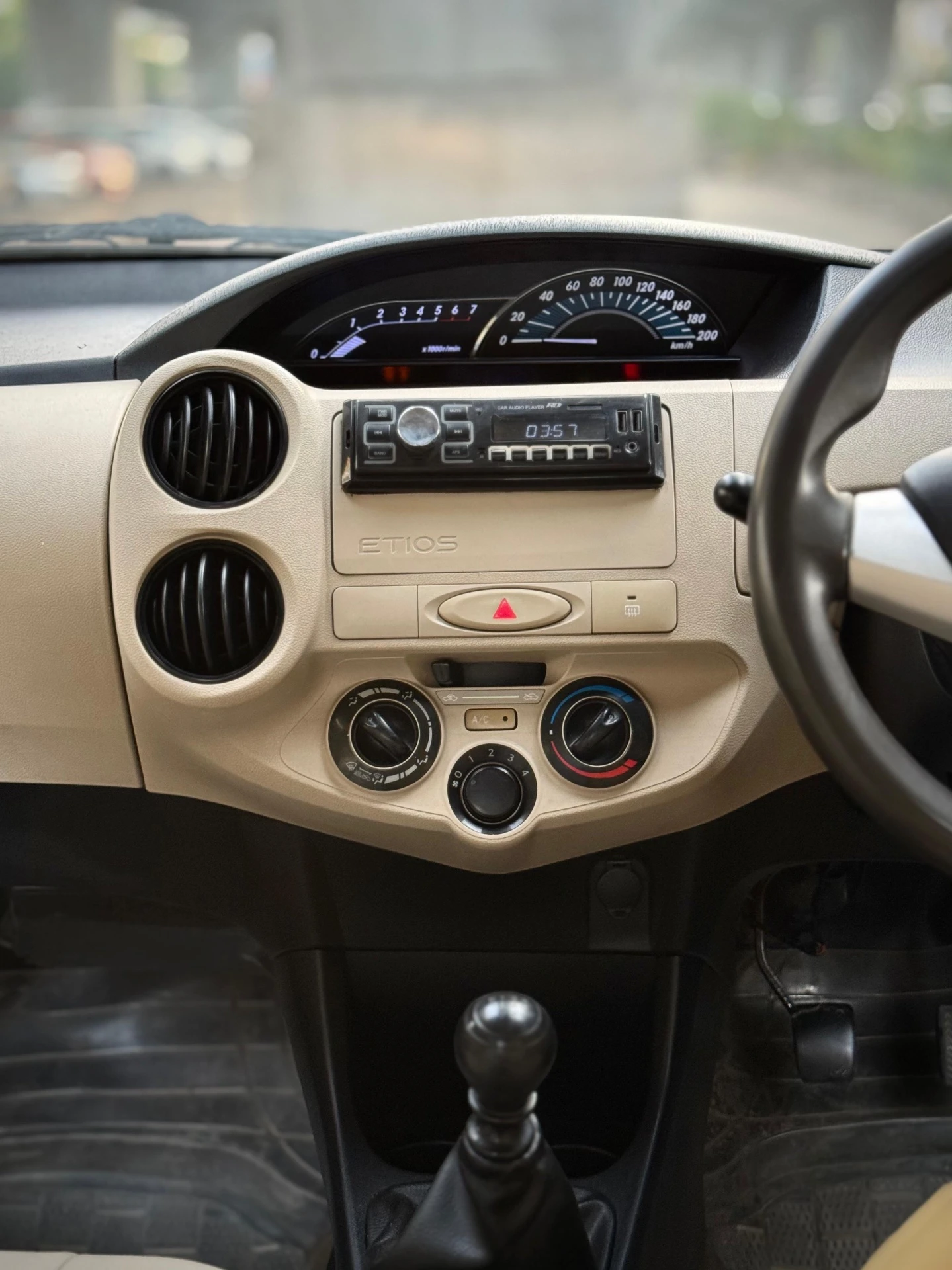 Toyota Etios (2017) 13