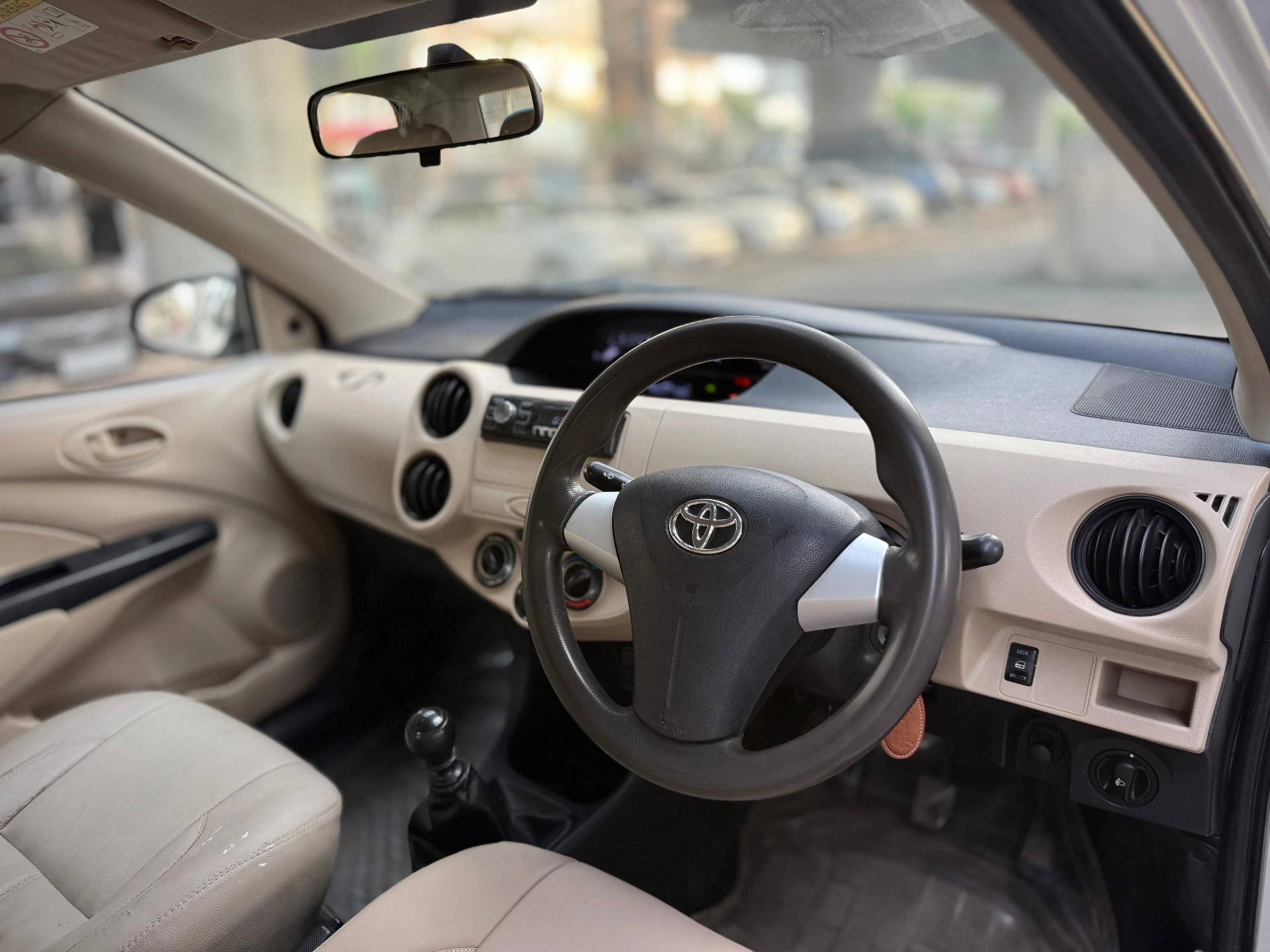 Toyota Etios (2017) 17