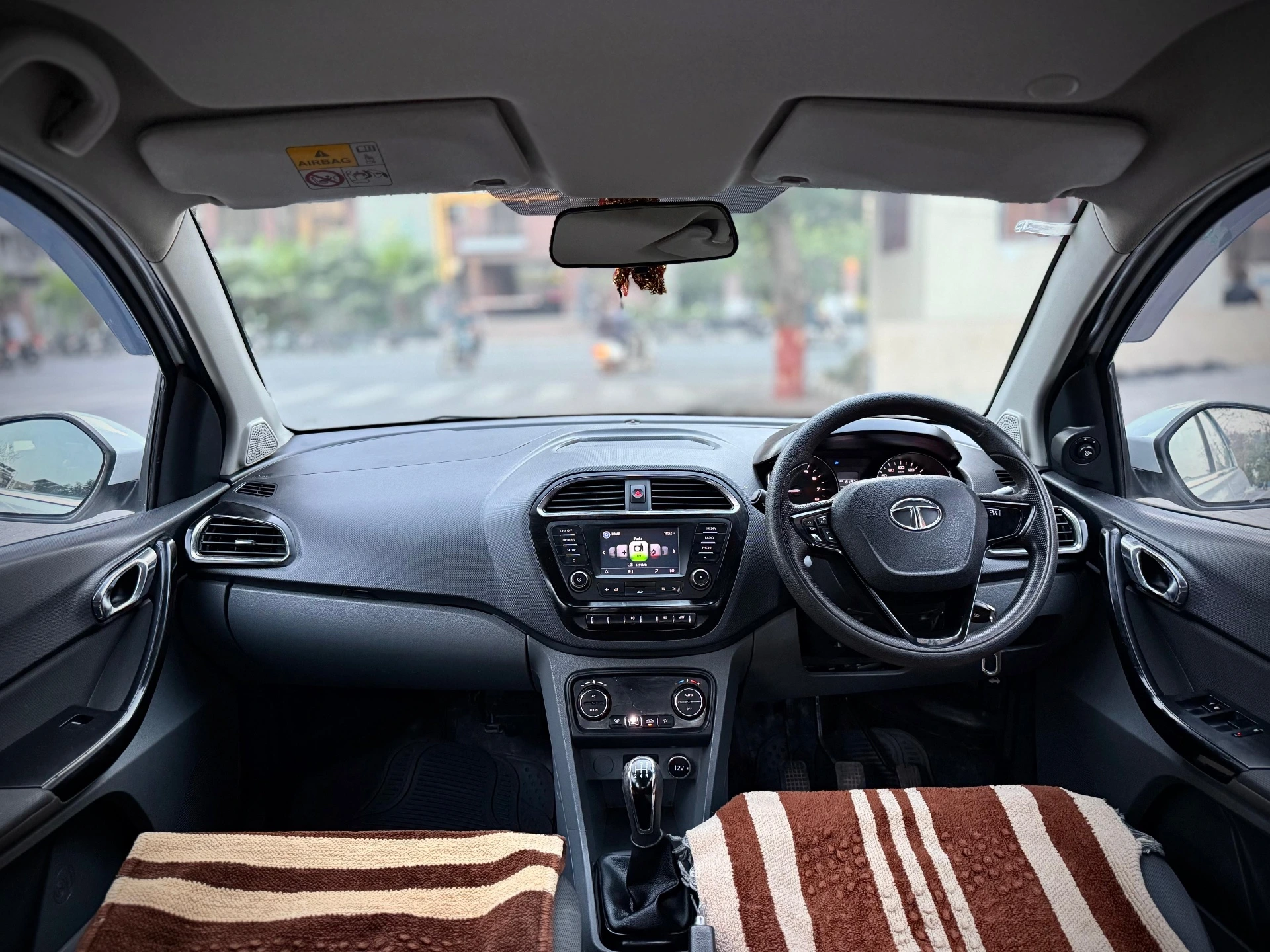 Tata Tigor (2018) 19
