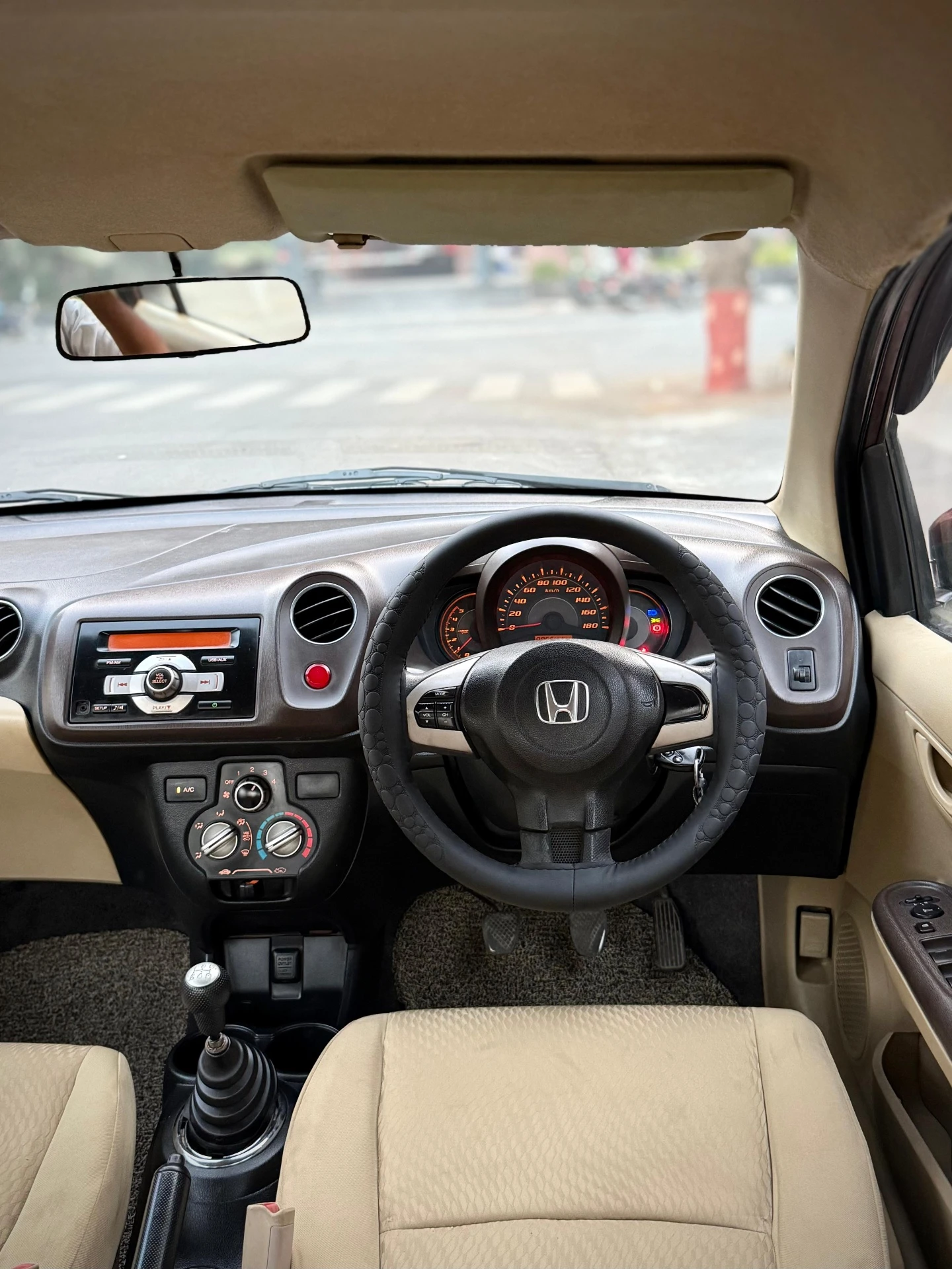 Honda Amaze (2014) 14