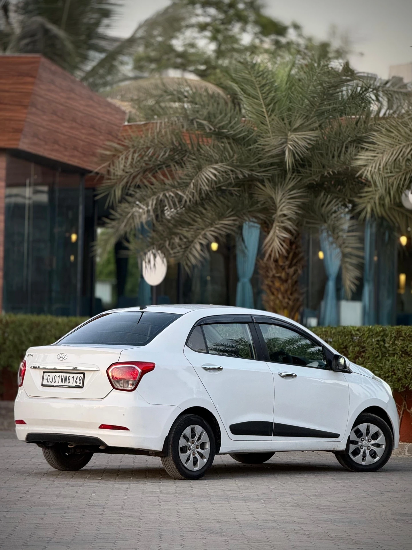 Hyundai Xcent (2017) 5