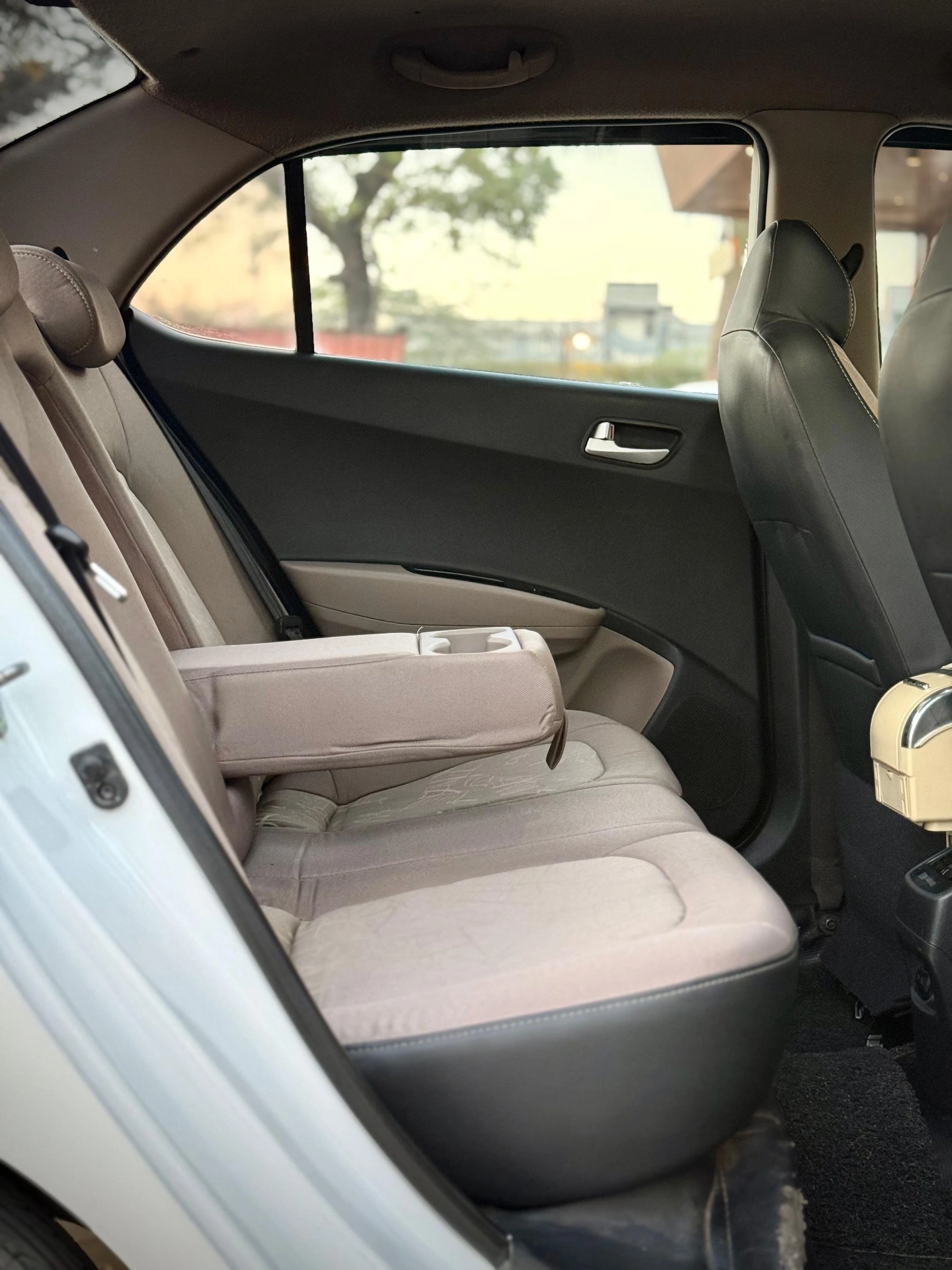 Hyundai Xcent (2017) 7