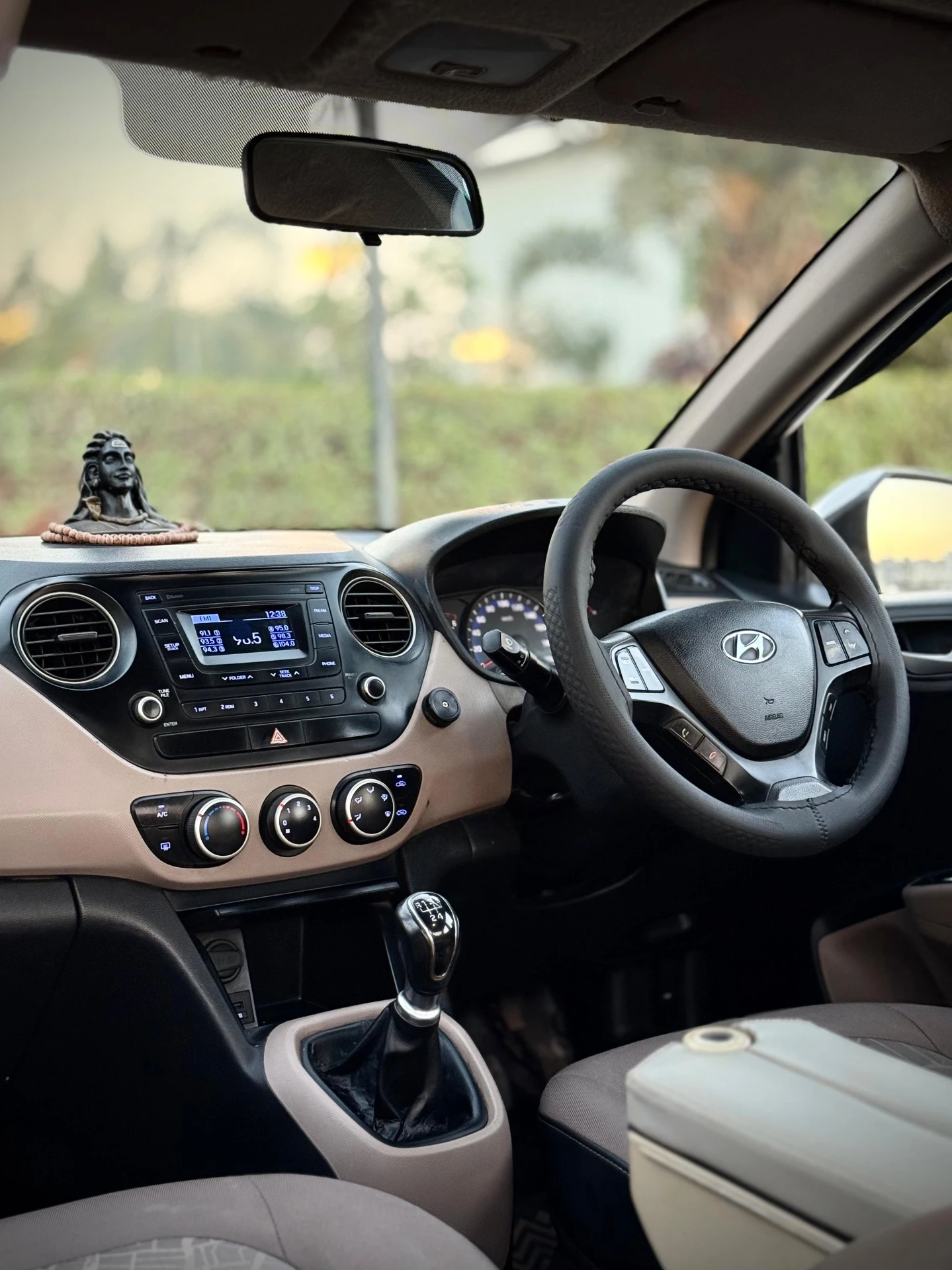 Hyundai Xcent (2017) 13