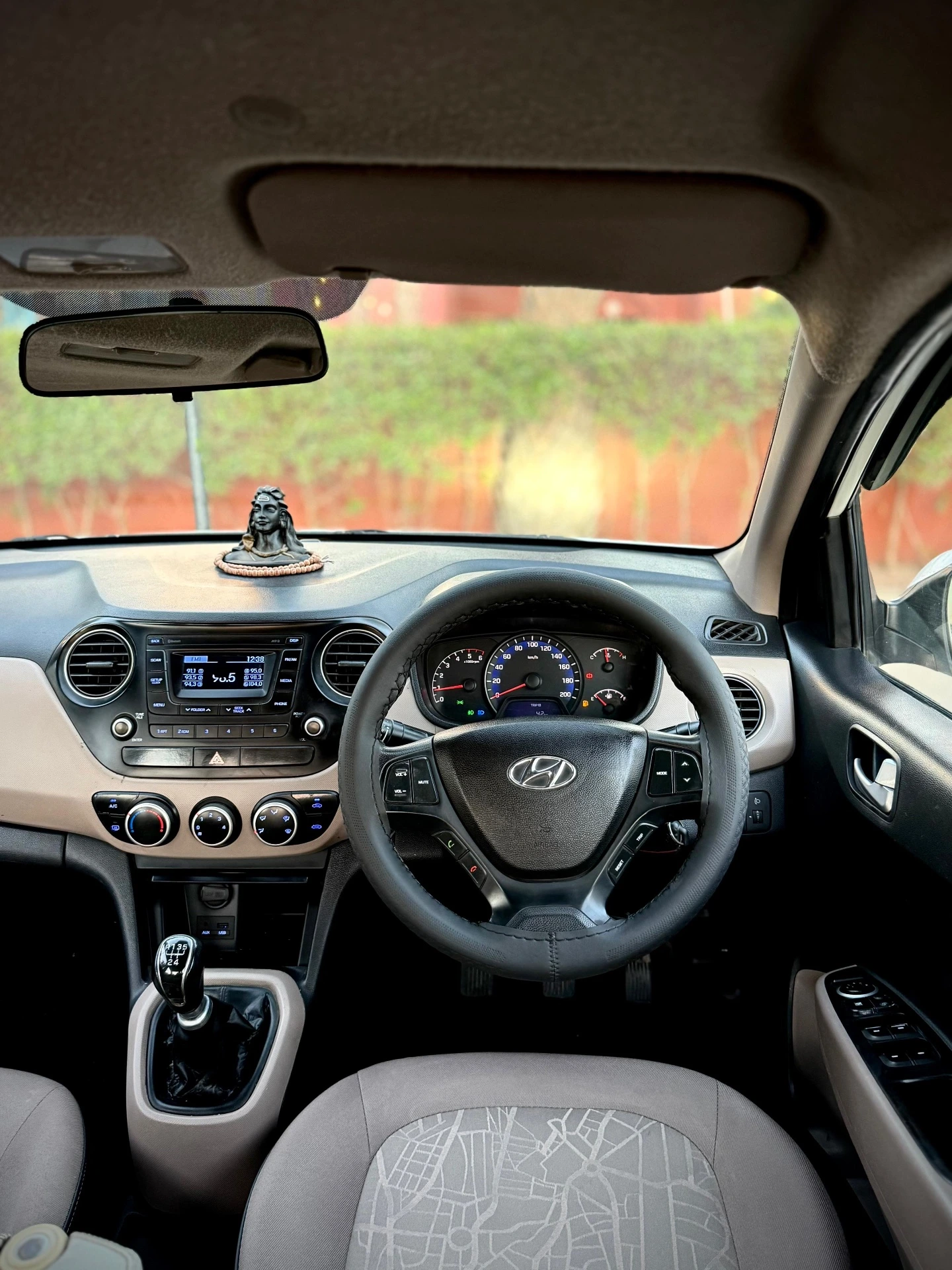 Hyundai Xcent (2017) 15