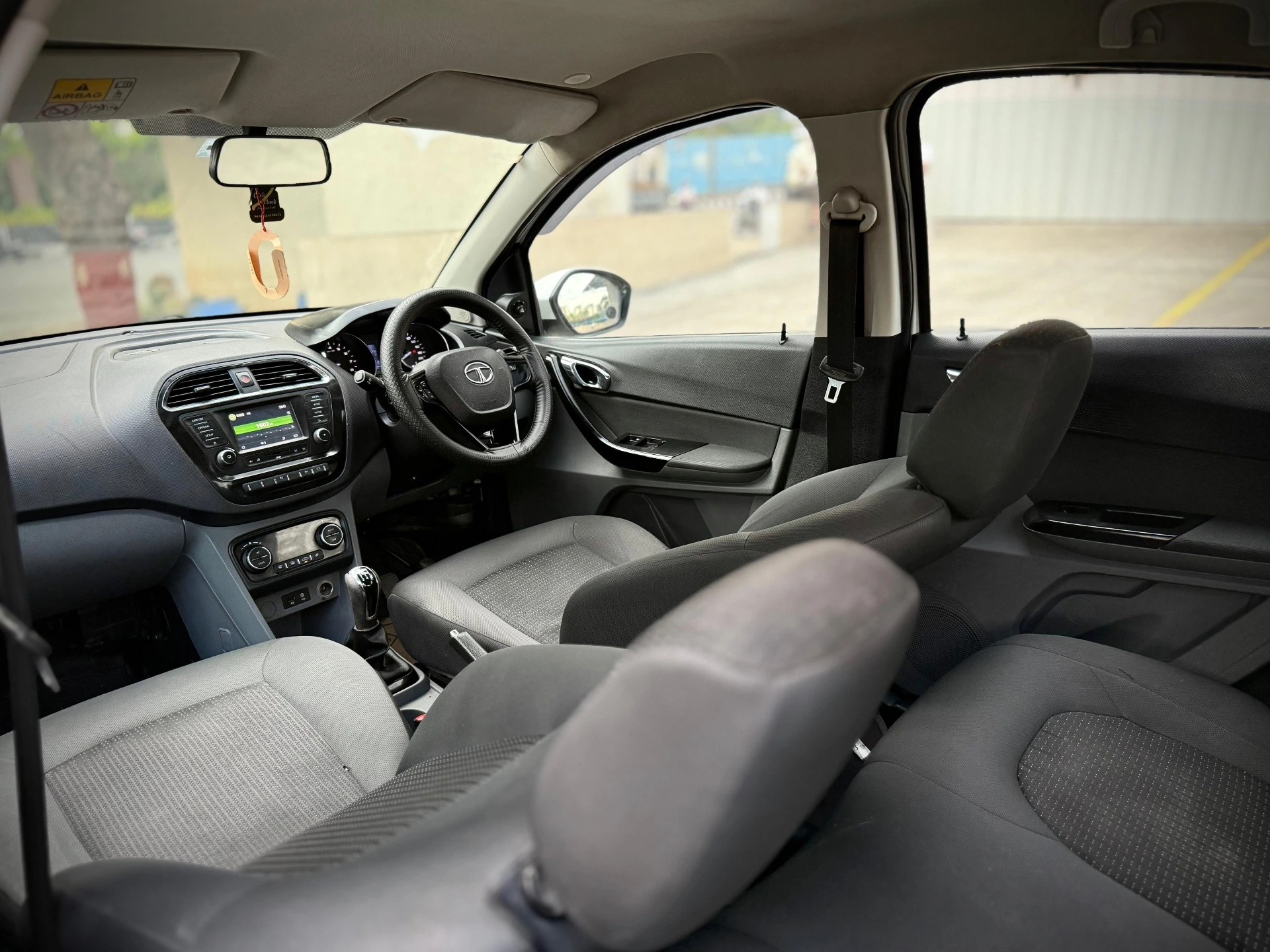 Tata Tigor (2018) 8