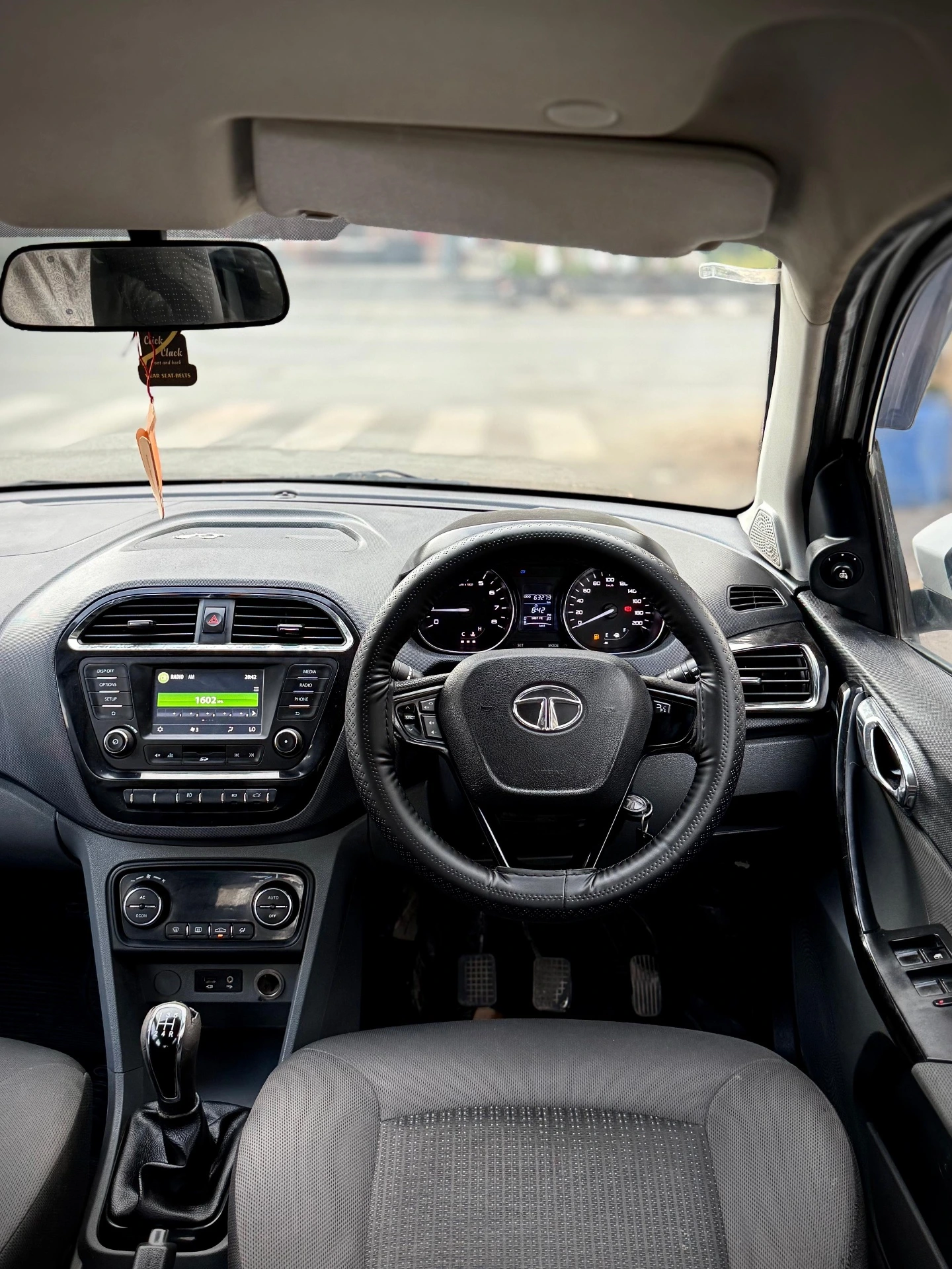 Tata Tigor (2018) 19