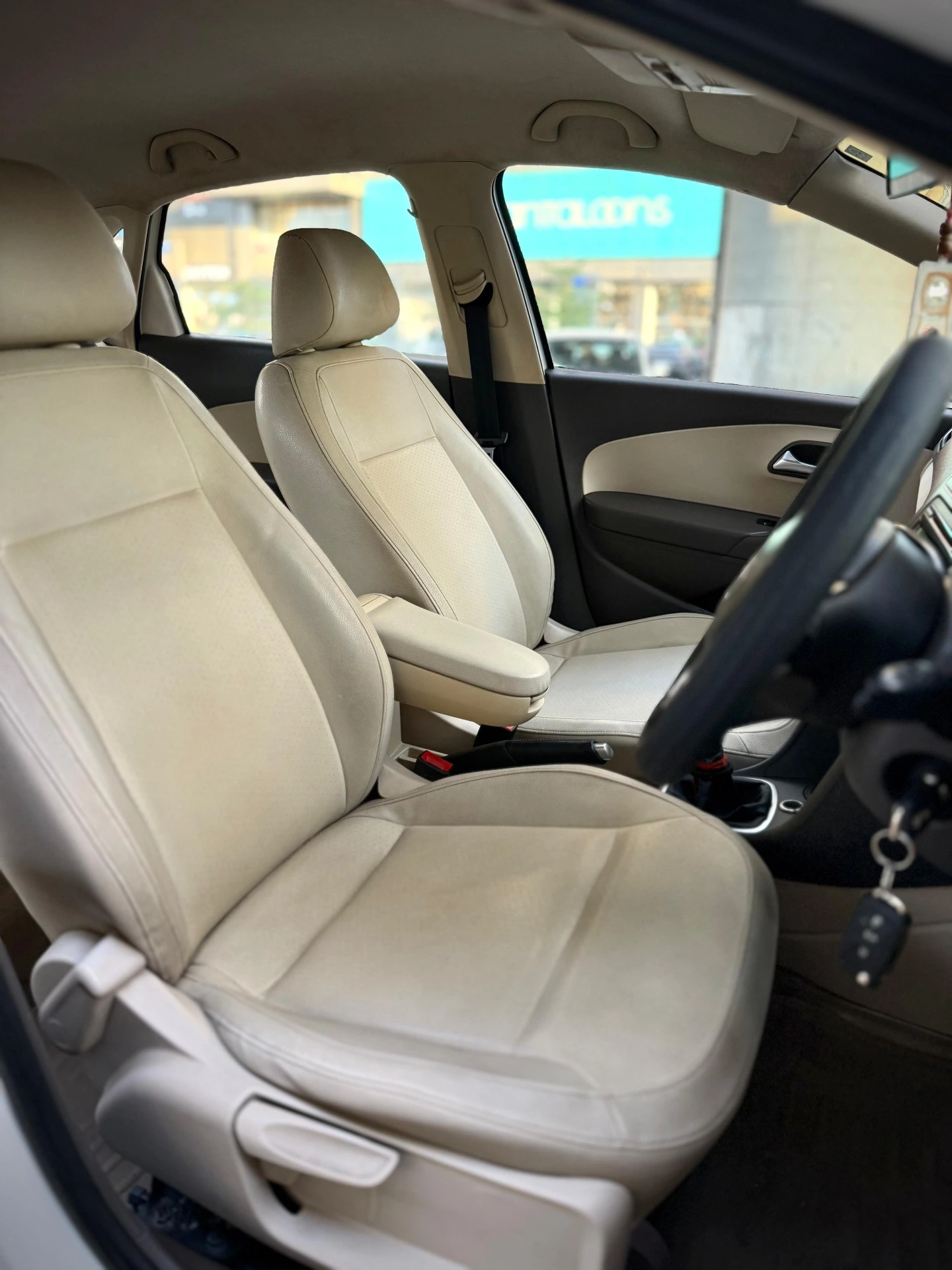 Volkswagen Vento (2012) 7