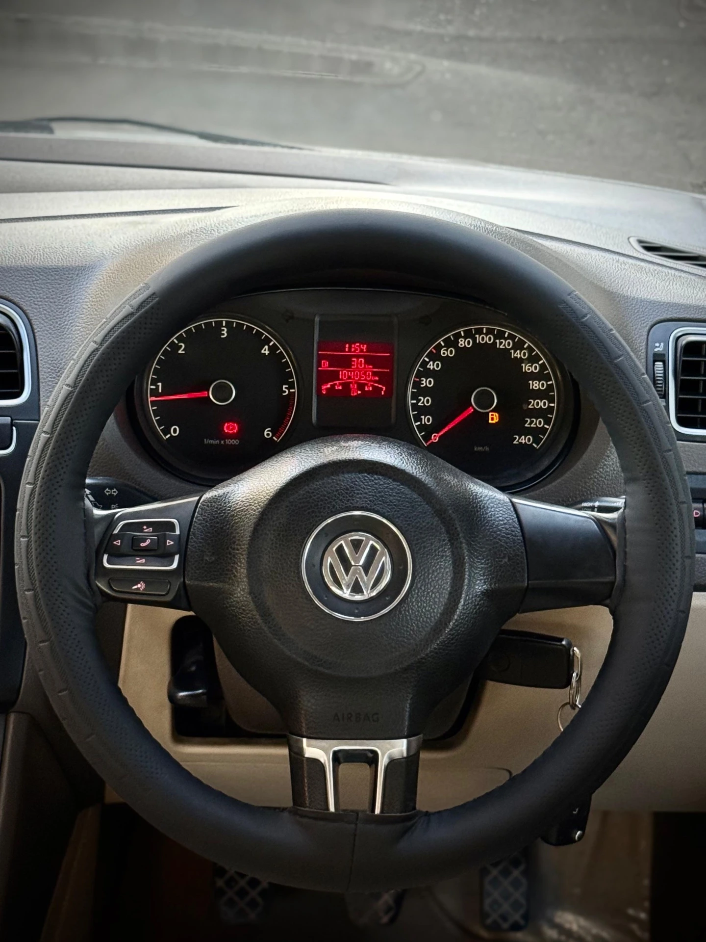 Volkswagen Vento (2012) 8