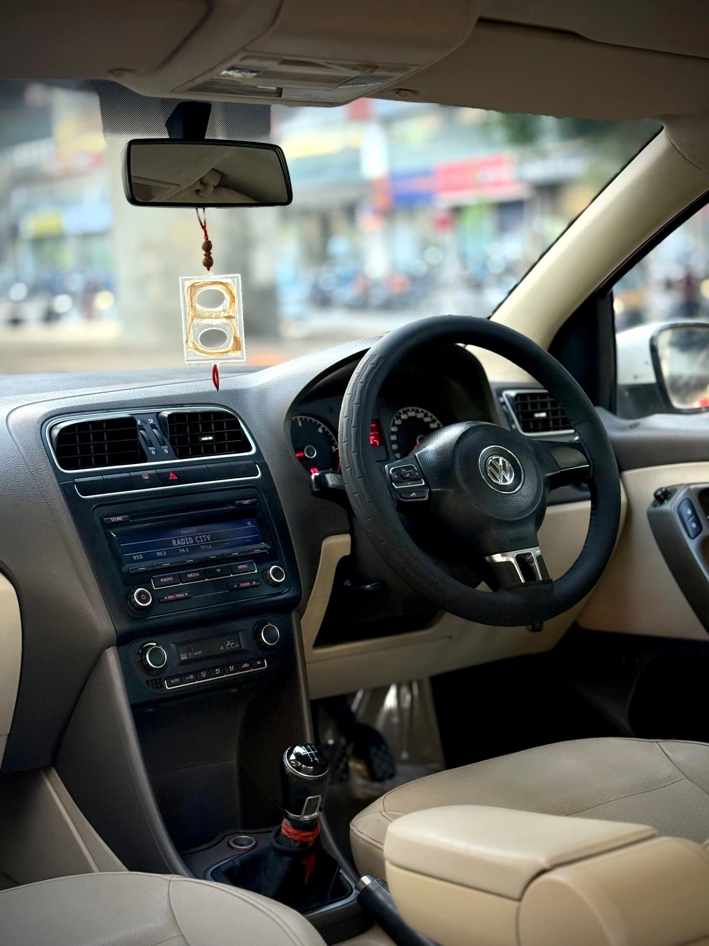 Volkswagen Vento (2012) 21