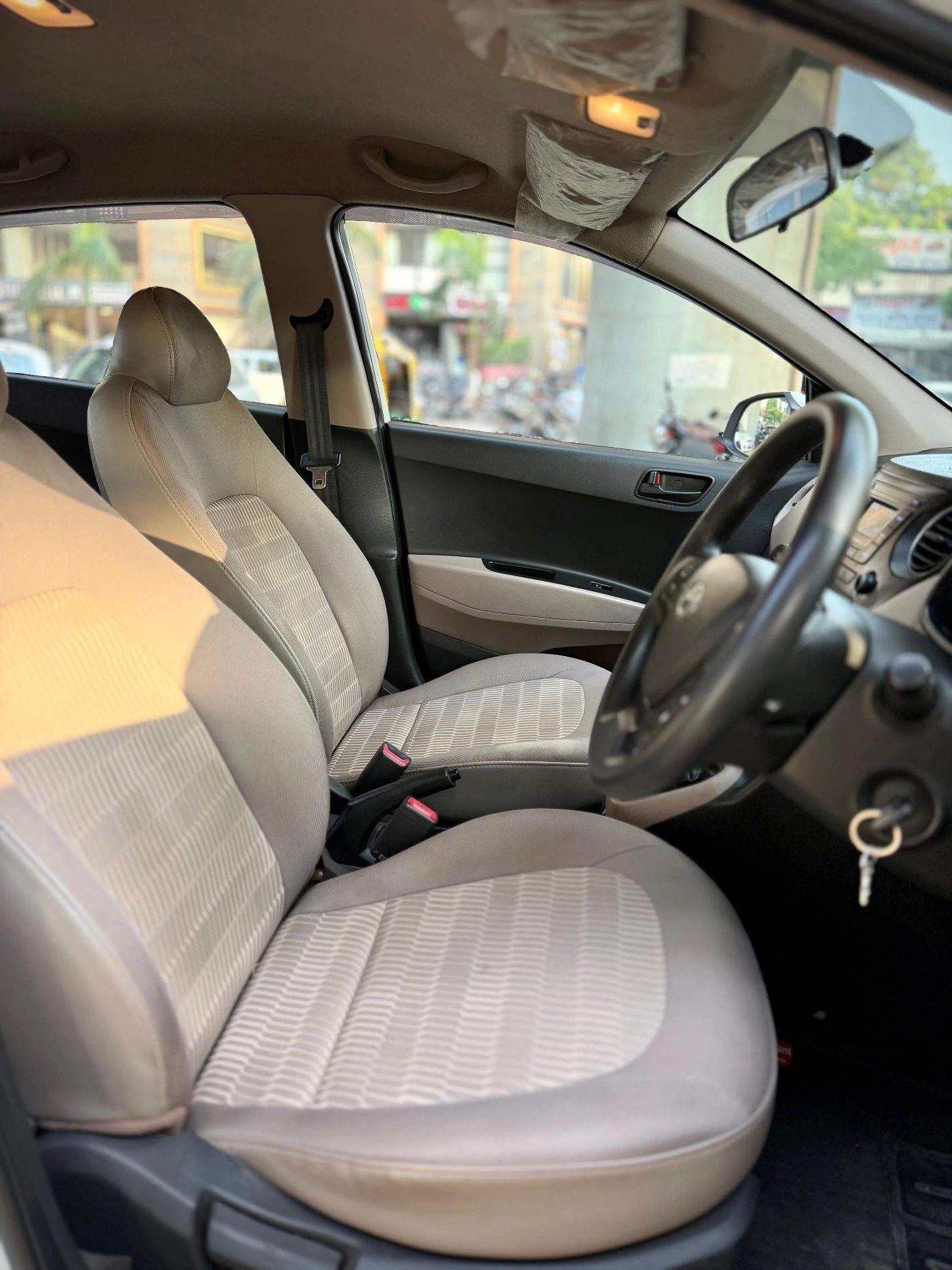 Hyundai Xcent (2018) 9