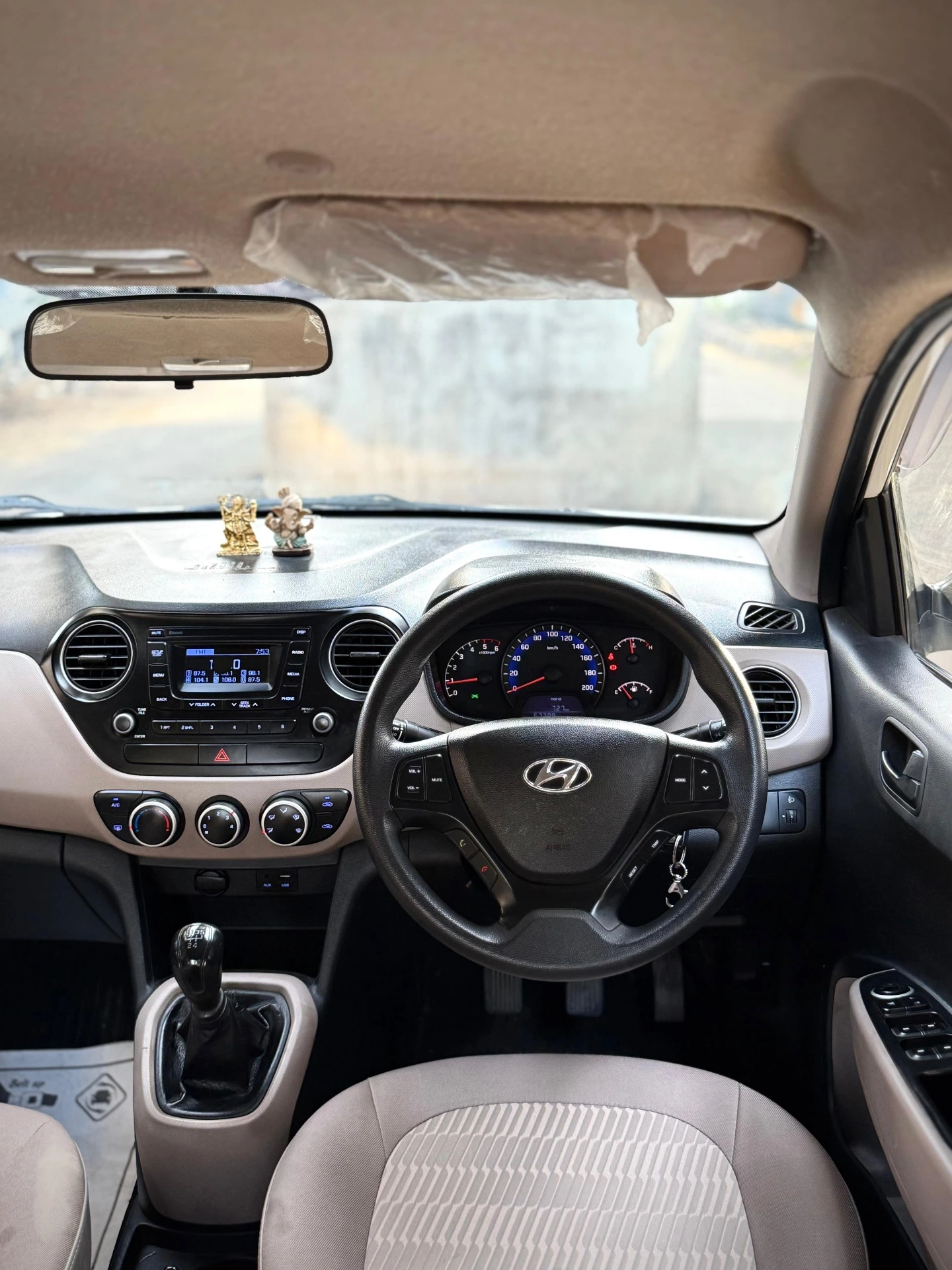 Hyundai Xcent (2018) 13
