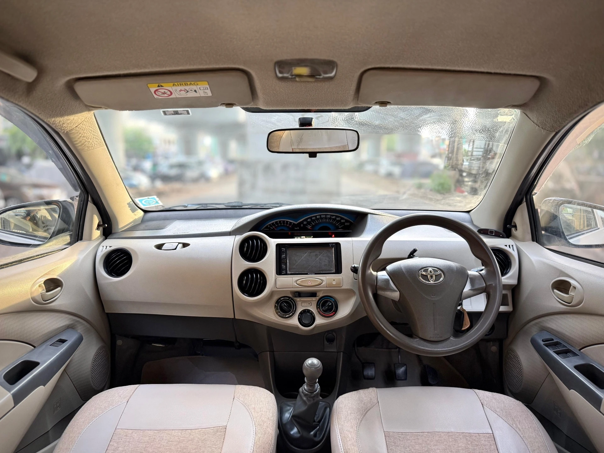 Toyota Etios (2015) 23