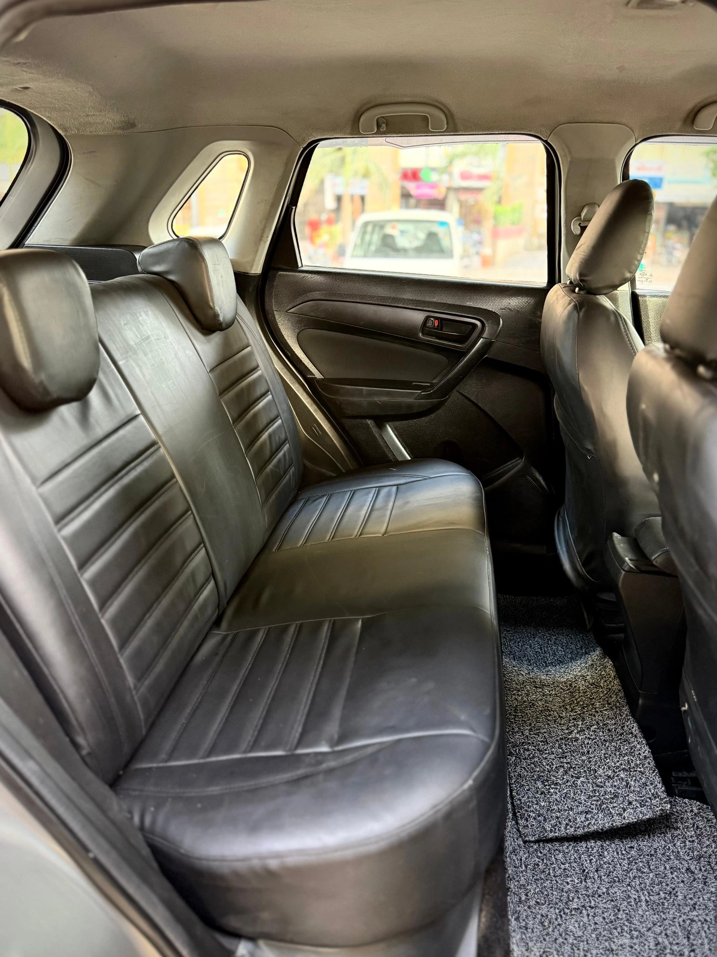 Suzuki Vitara Brezza (2018) 7