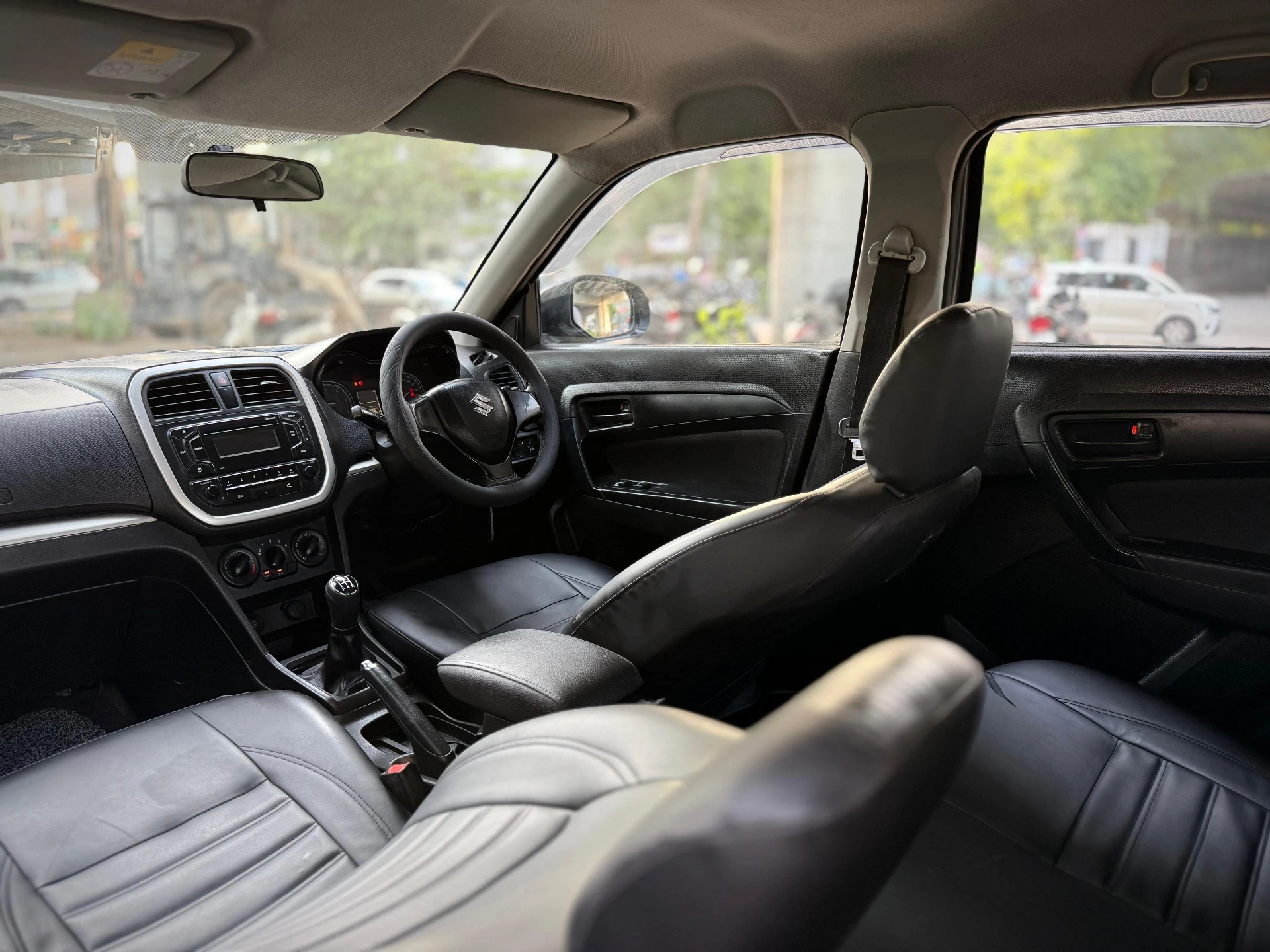 Suzuki Vitara Brezza (2018) 8