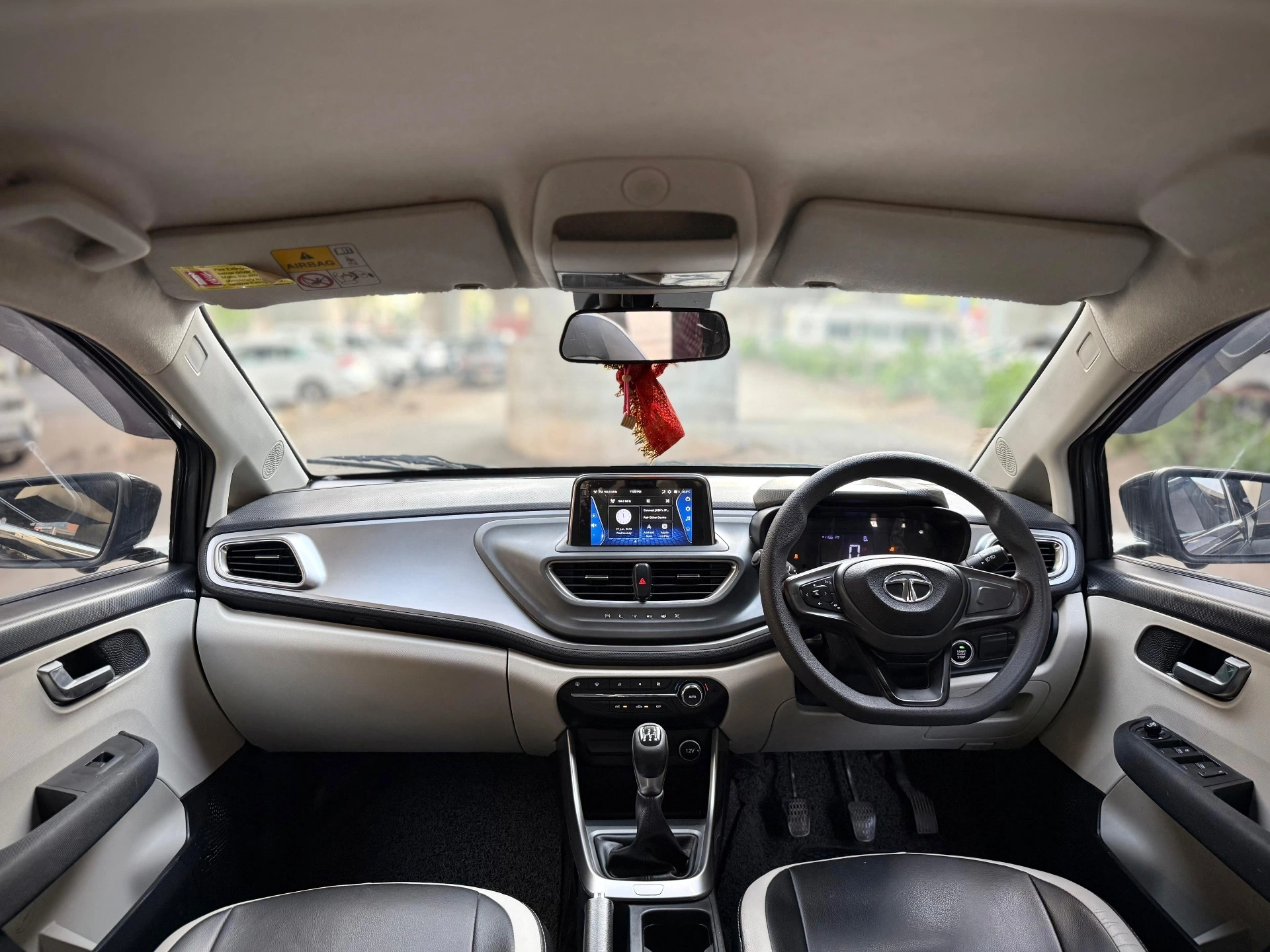 Tata Altroz (2023) 16