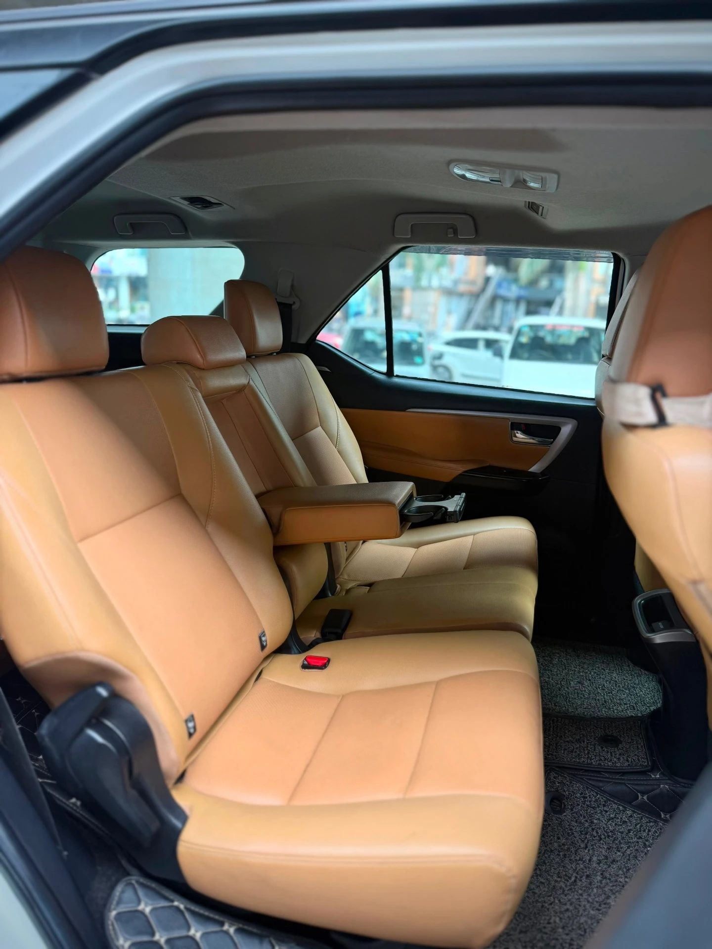 Toyota Fortuner (2021) 8