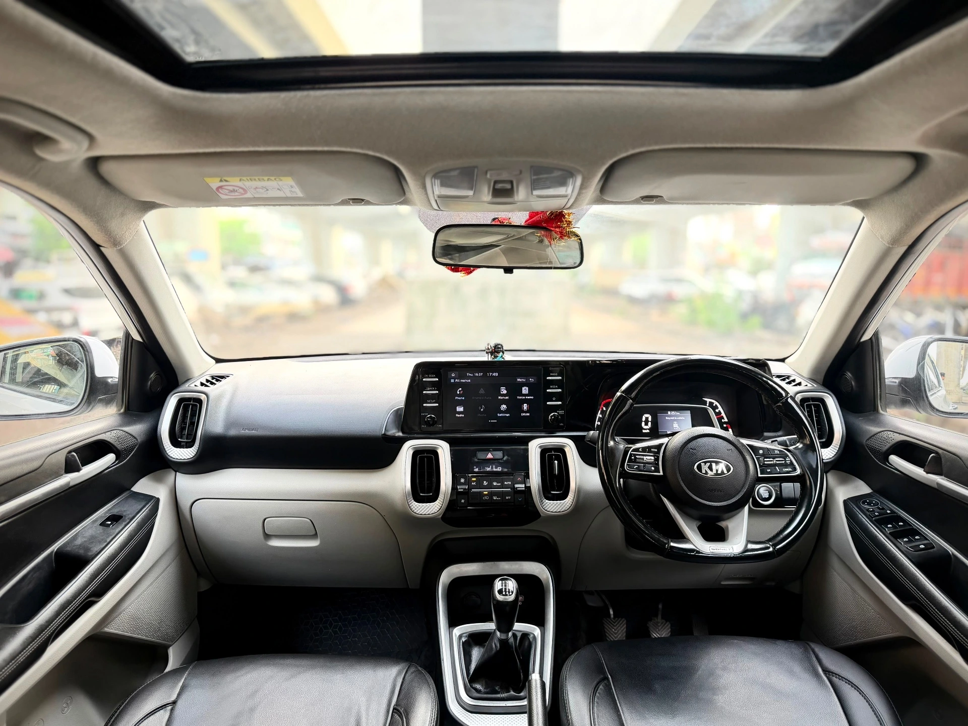Kia Sonet (2020) 13