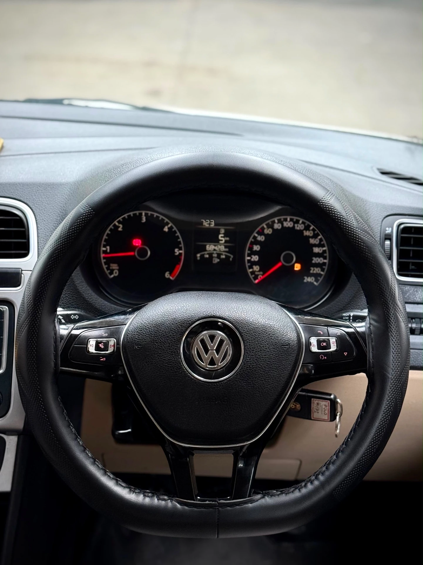 Volkswagen Polo (2016) 9