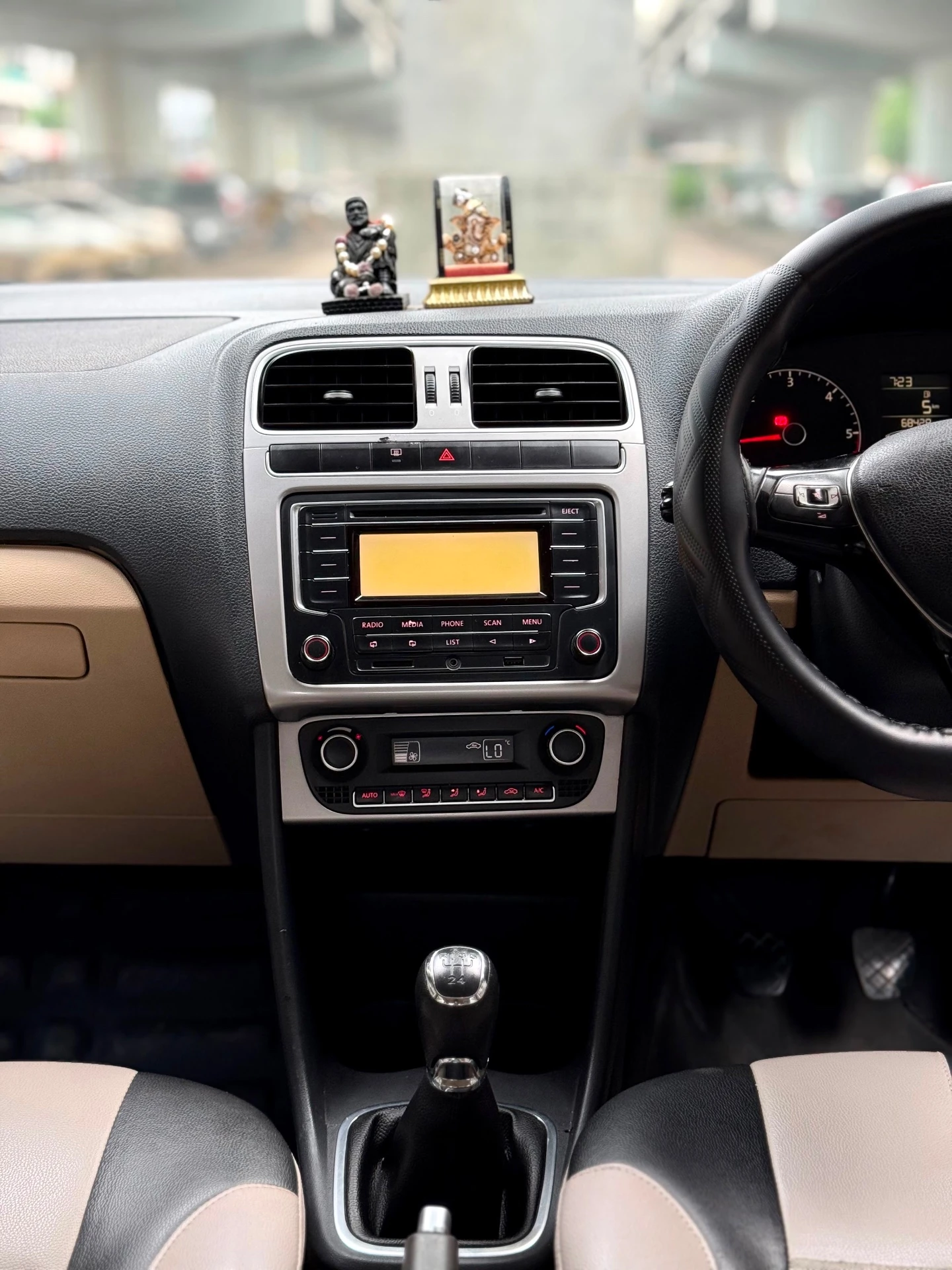 Volkswagen Polo (2016) 12