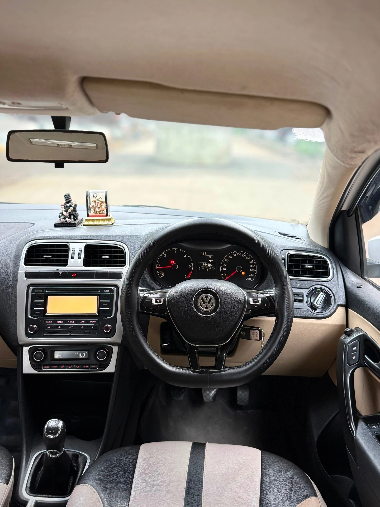 Volkswagen Polo (2016) 13