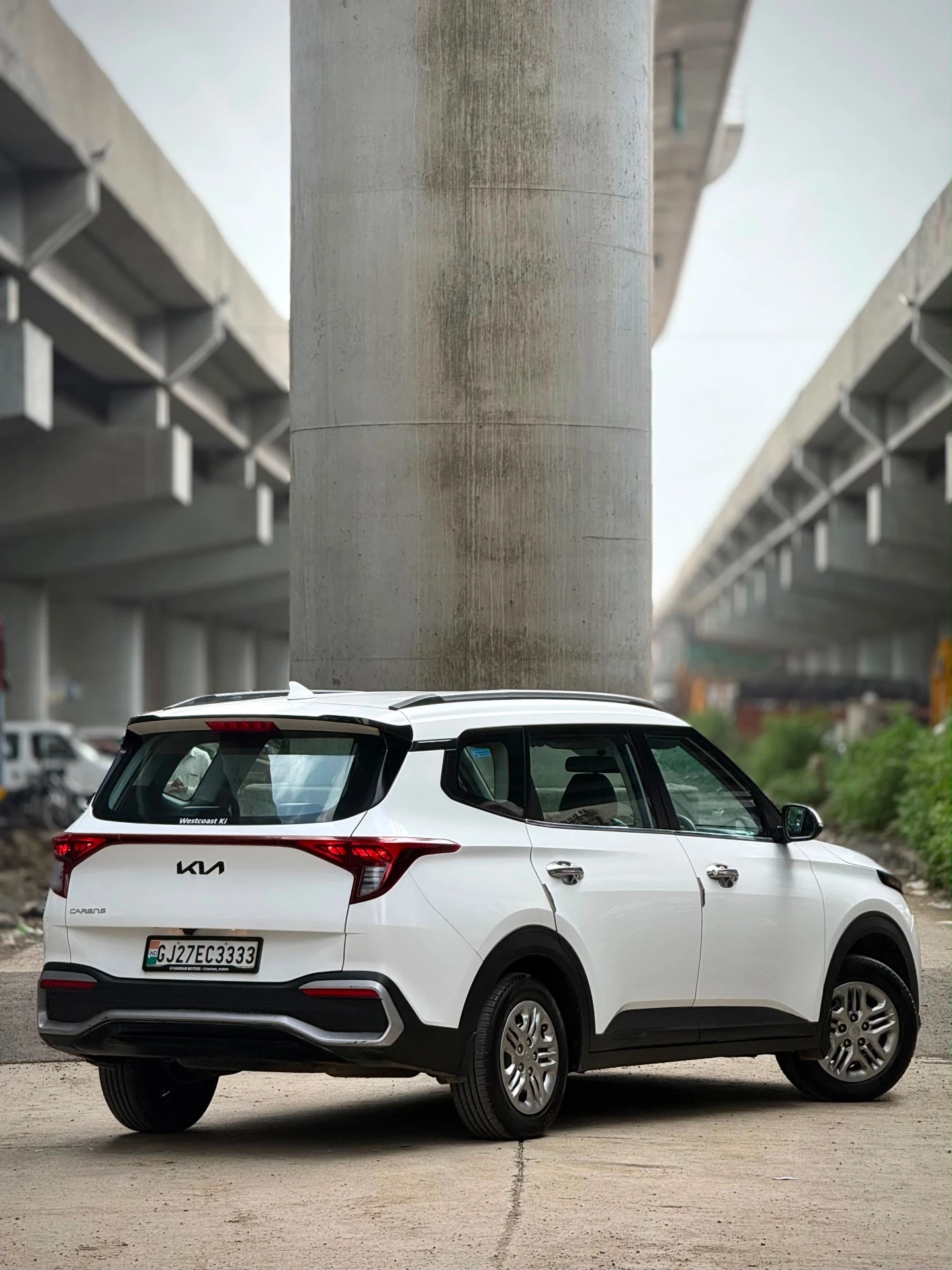 Kia Carens (2023) 5