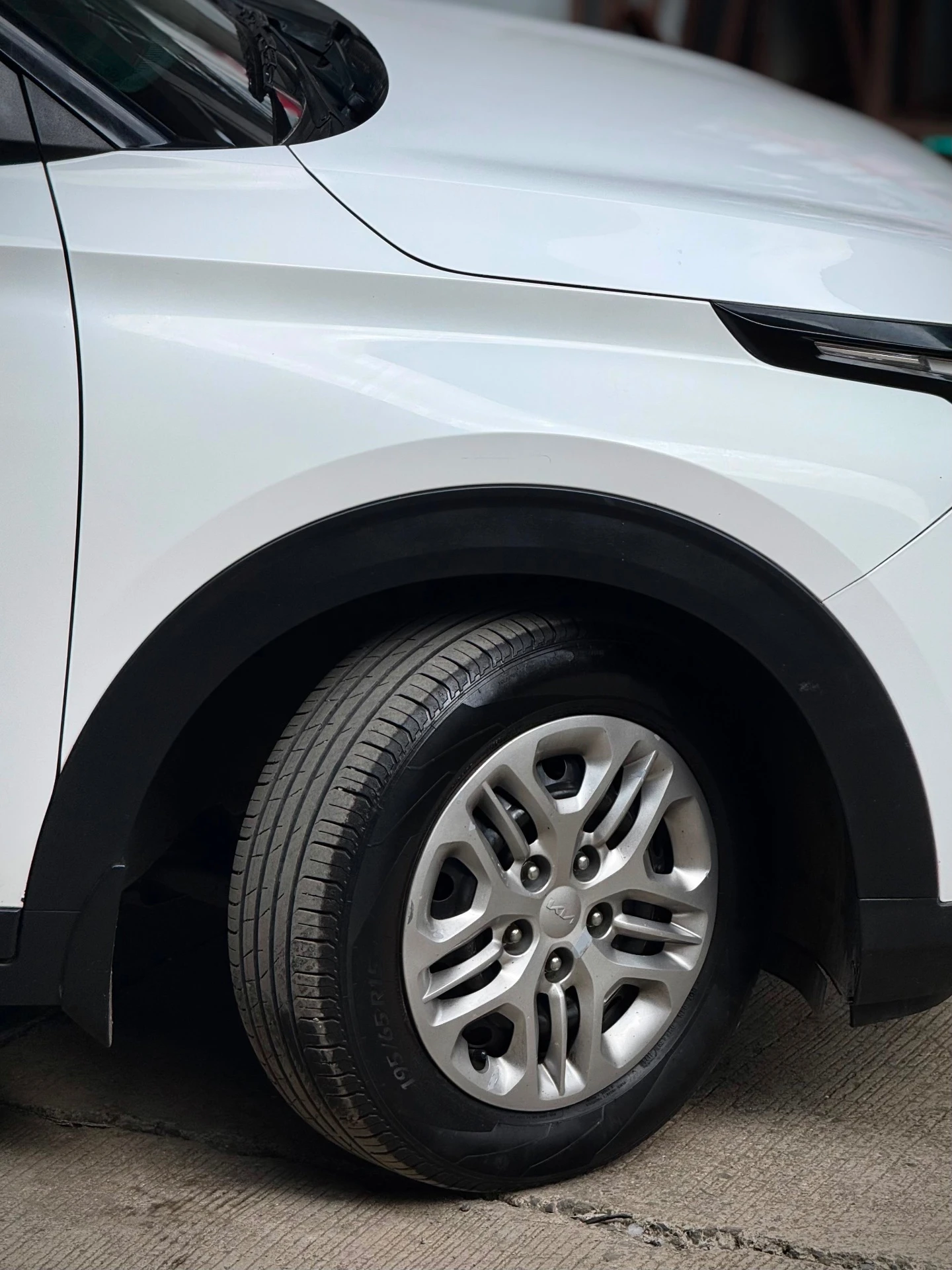 Kia Carens (2023) 10