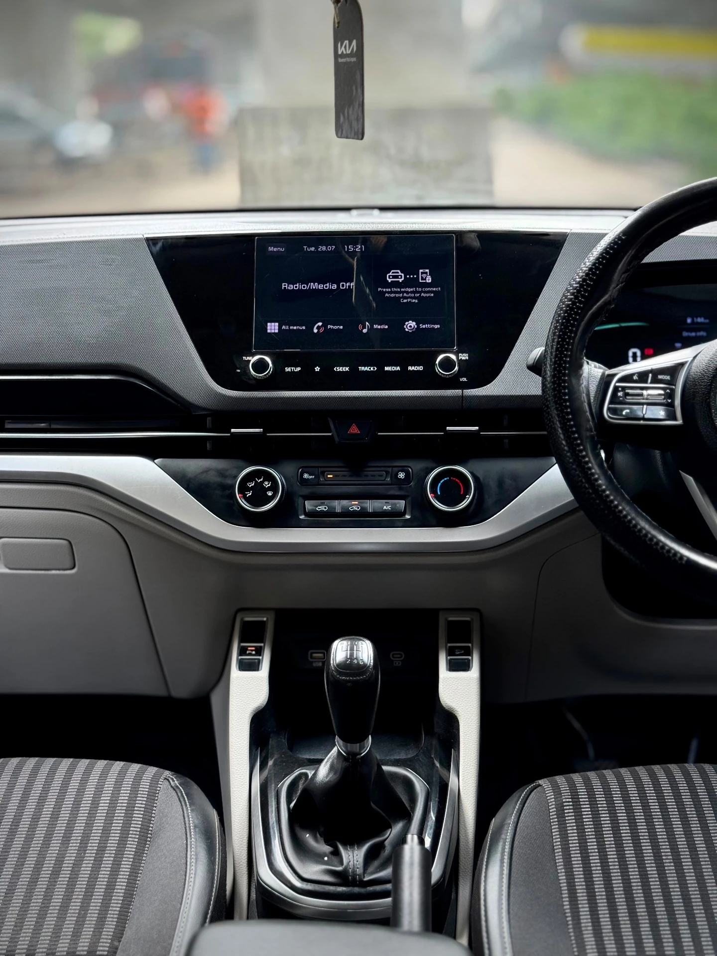 Kia Carens (2023) 14