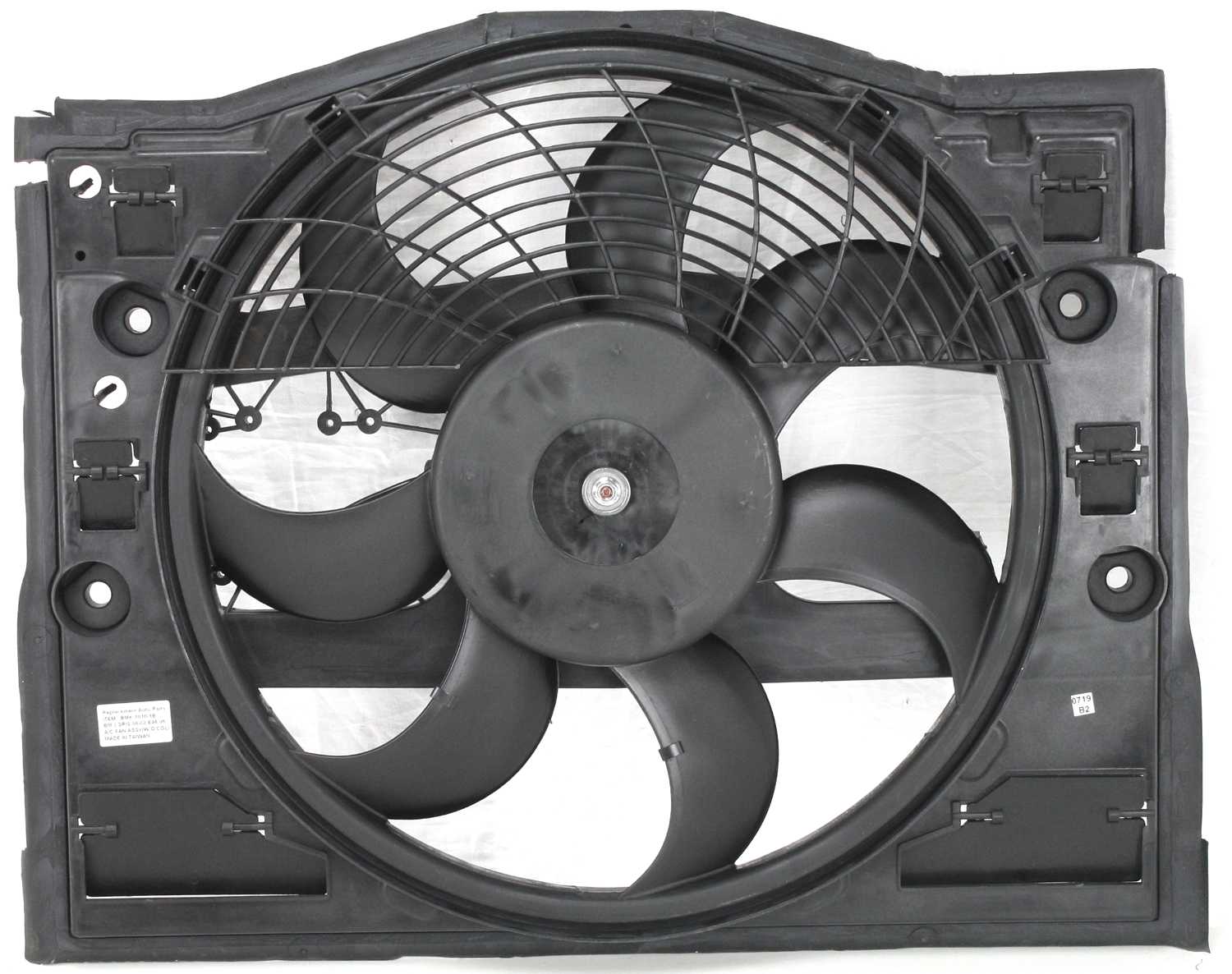 AM 3 SERIES 99-06 A C CONDENSER FAN ASSEMBLY E46 Body w o Control module SKU B190903 Partslink BM3020100 OEM 64546988913