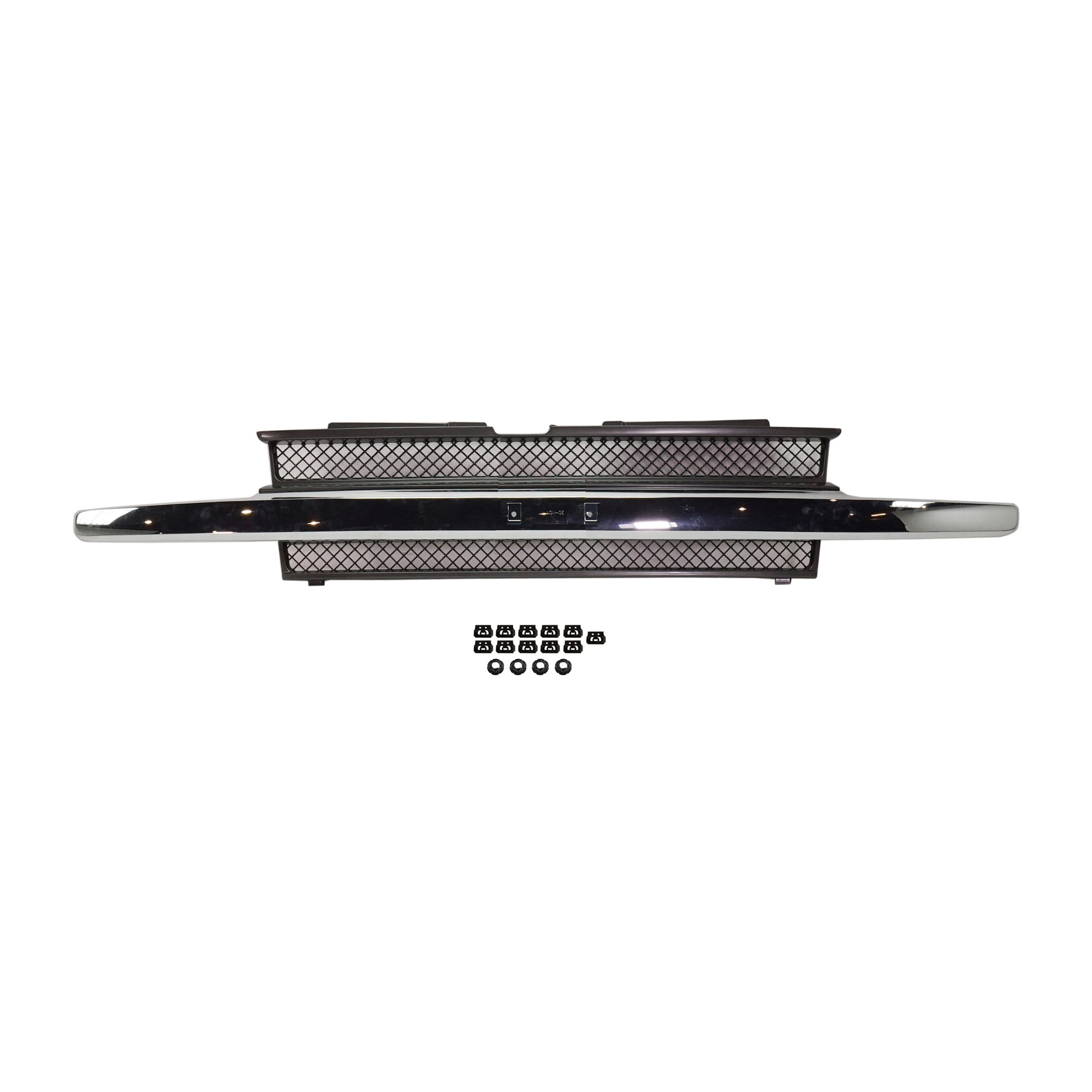 AM TRAILBLAZER 02-09 GRILLE Painted Black Shell and Insert w Chrome Center Bar w o Headlamp Washer Holes SKU C070703 Partslink GM1200477 OEM 10358128