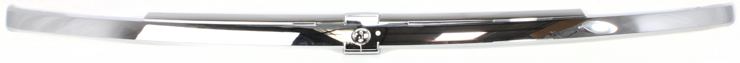 AM MALIBU 04-05 GRILLE MOLDING Center Chrome SKU C070709 Partslink GM1210109 OEM 22686449
