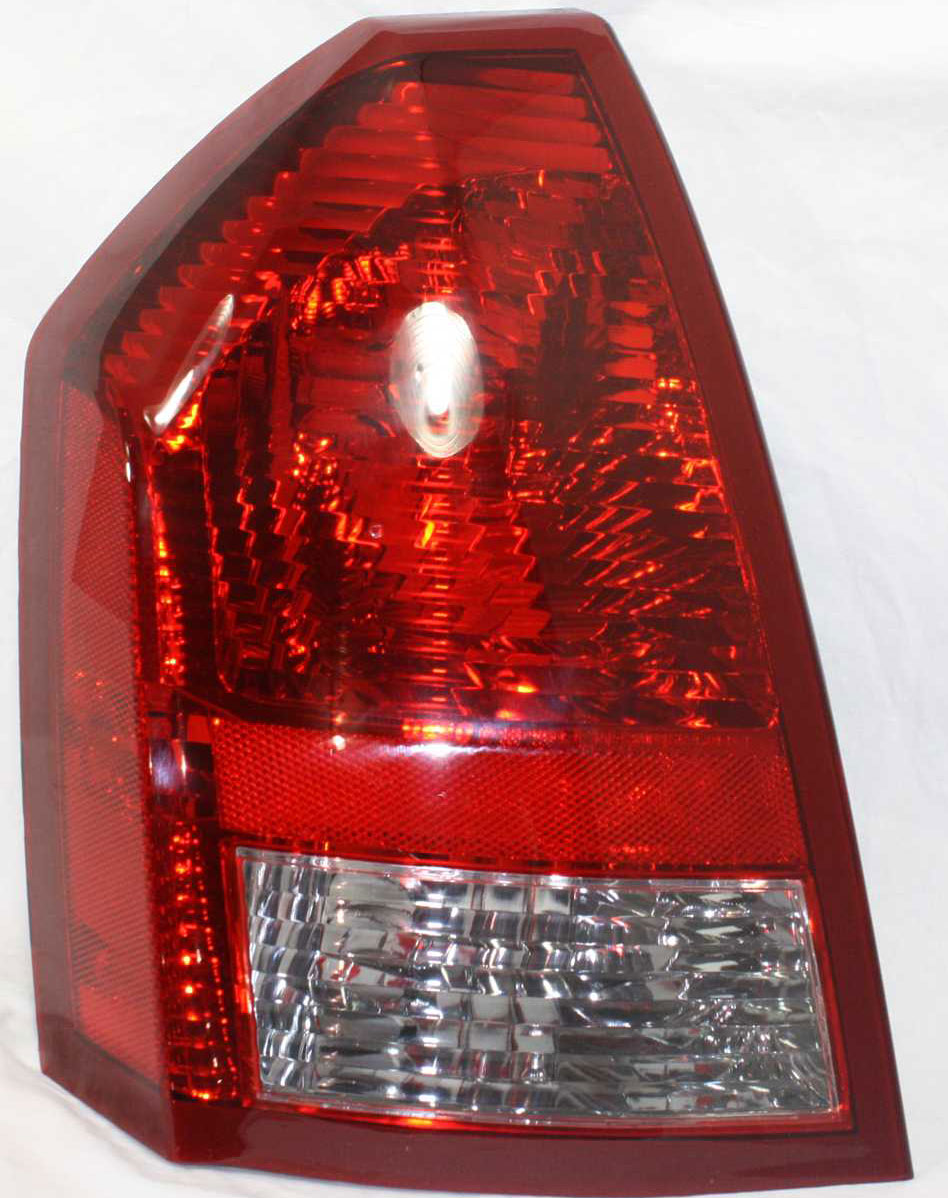 AM CHRYSLER 300-05-07 TAIL LAMP LH Lens and Housing Halogen 2.7L 3.5L Eng. SKU C730134 Partslink CH2818102 OEM 4805851AE