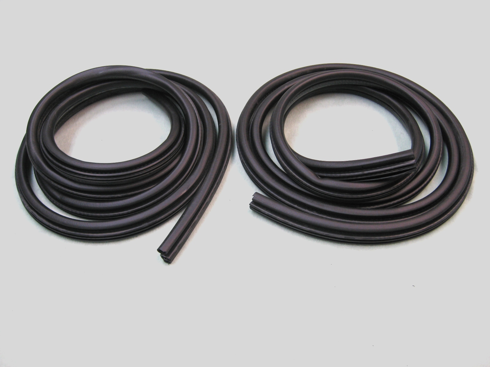 AM Fairchild Industries Weatherstrip Seal SKU FAIKF3039 OEM 2L3Z1520708AA YL3Z1620708AA