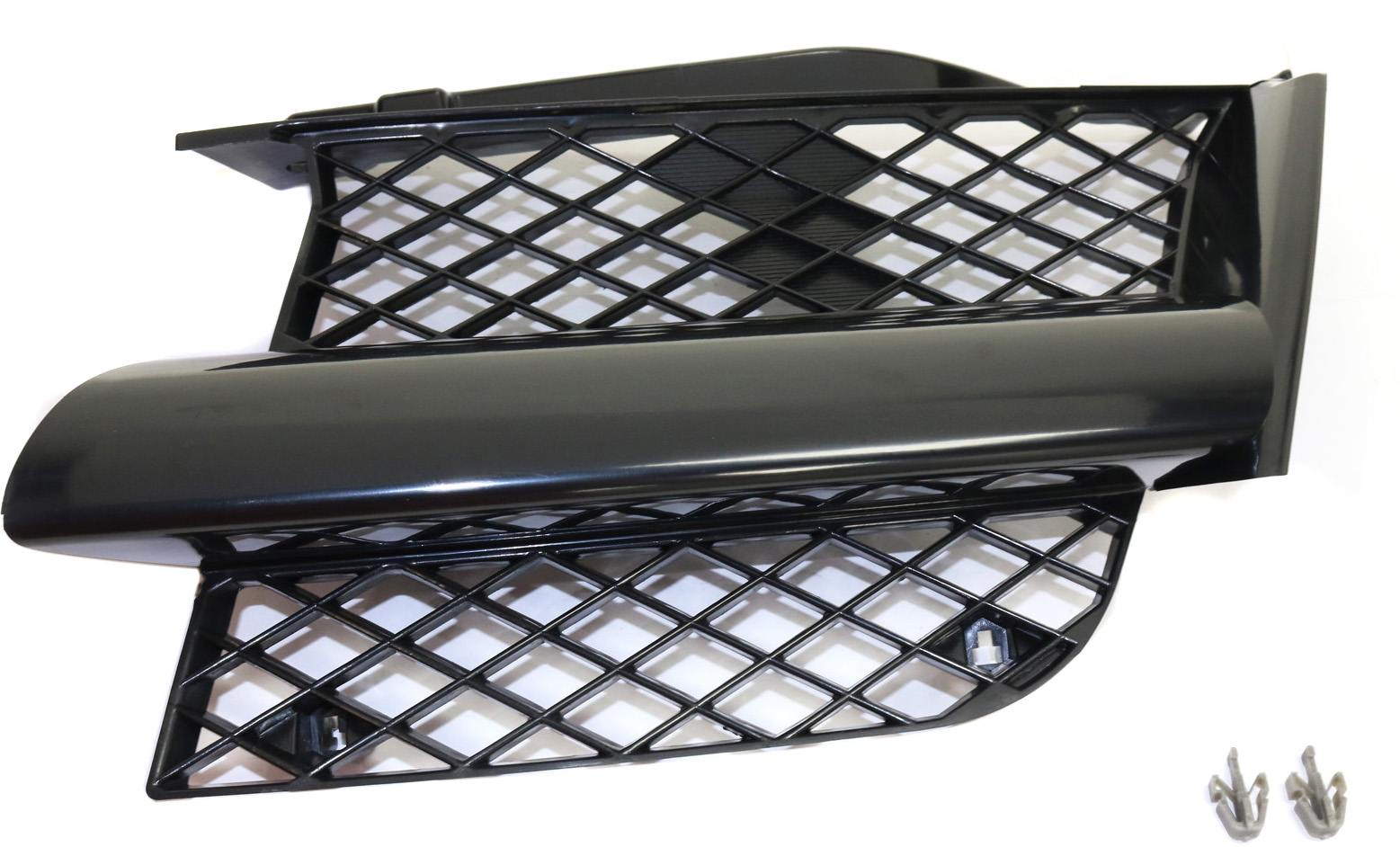 AM OUTLANDER 03-04 GRILLE LH Black Shell and Insert SKU M070312 Partslink MI1200241 OEM MN133229